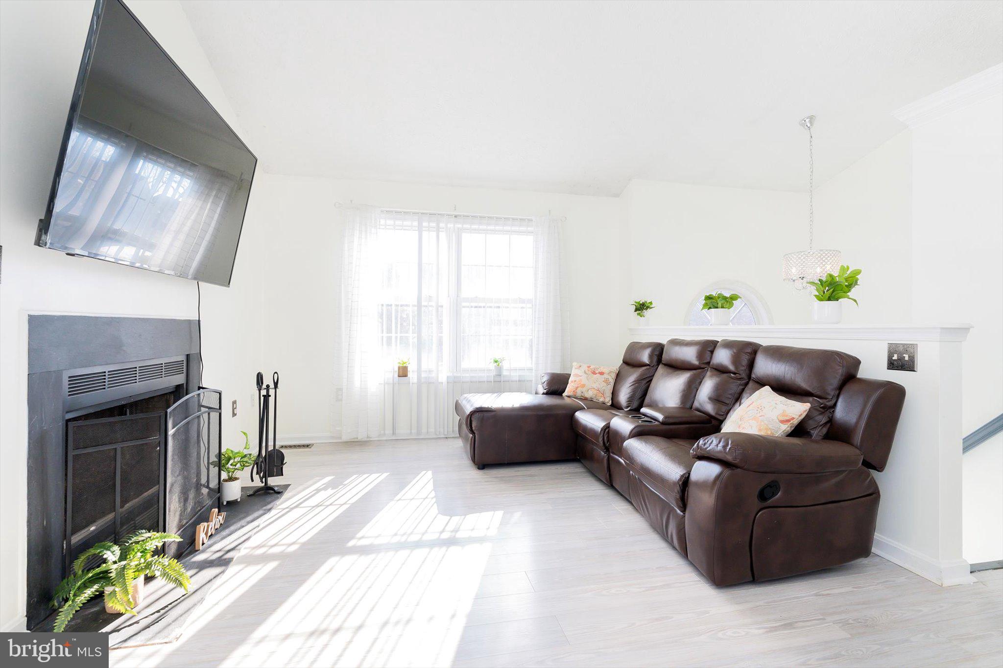 LAUREL RIDGE - Residential