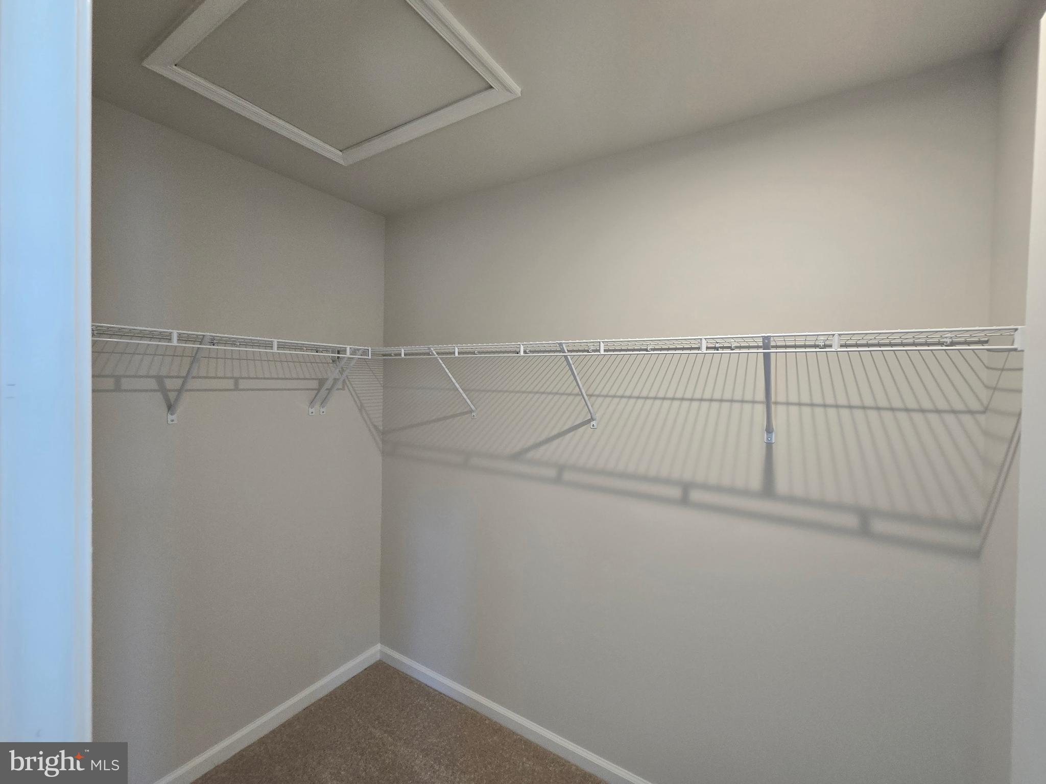 STONE SPRING - Residential Lease