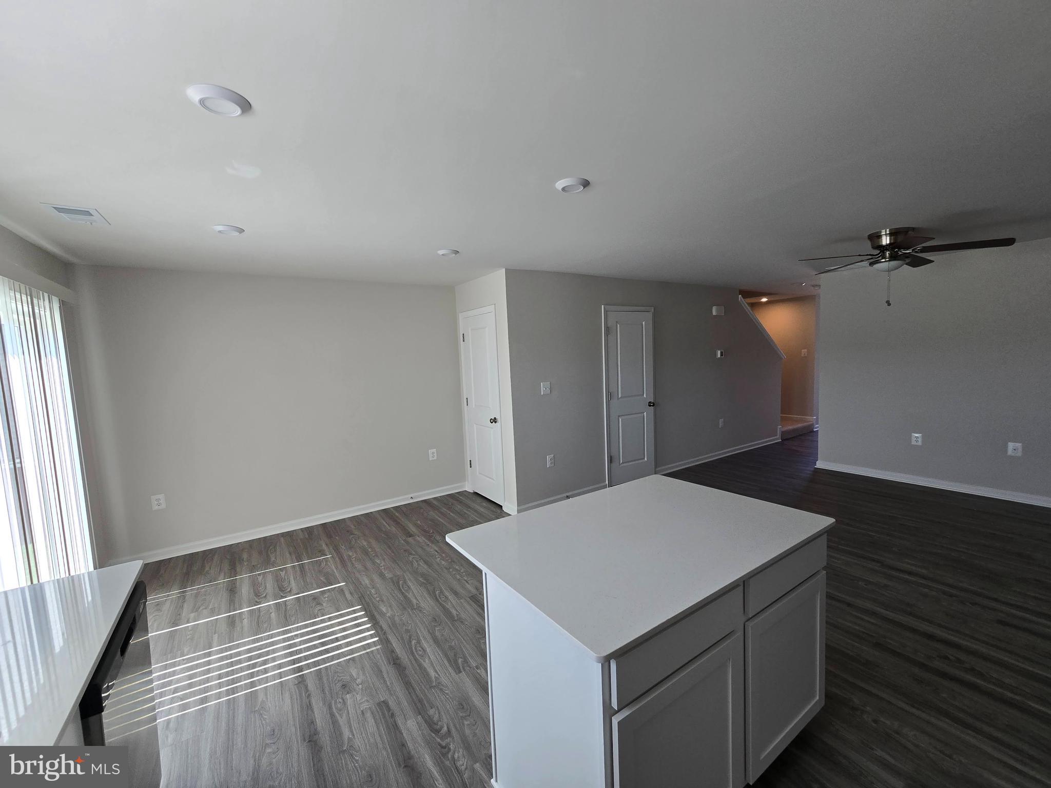 STONE SPRING - Residential Lease