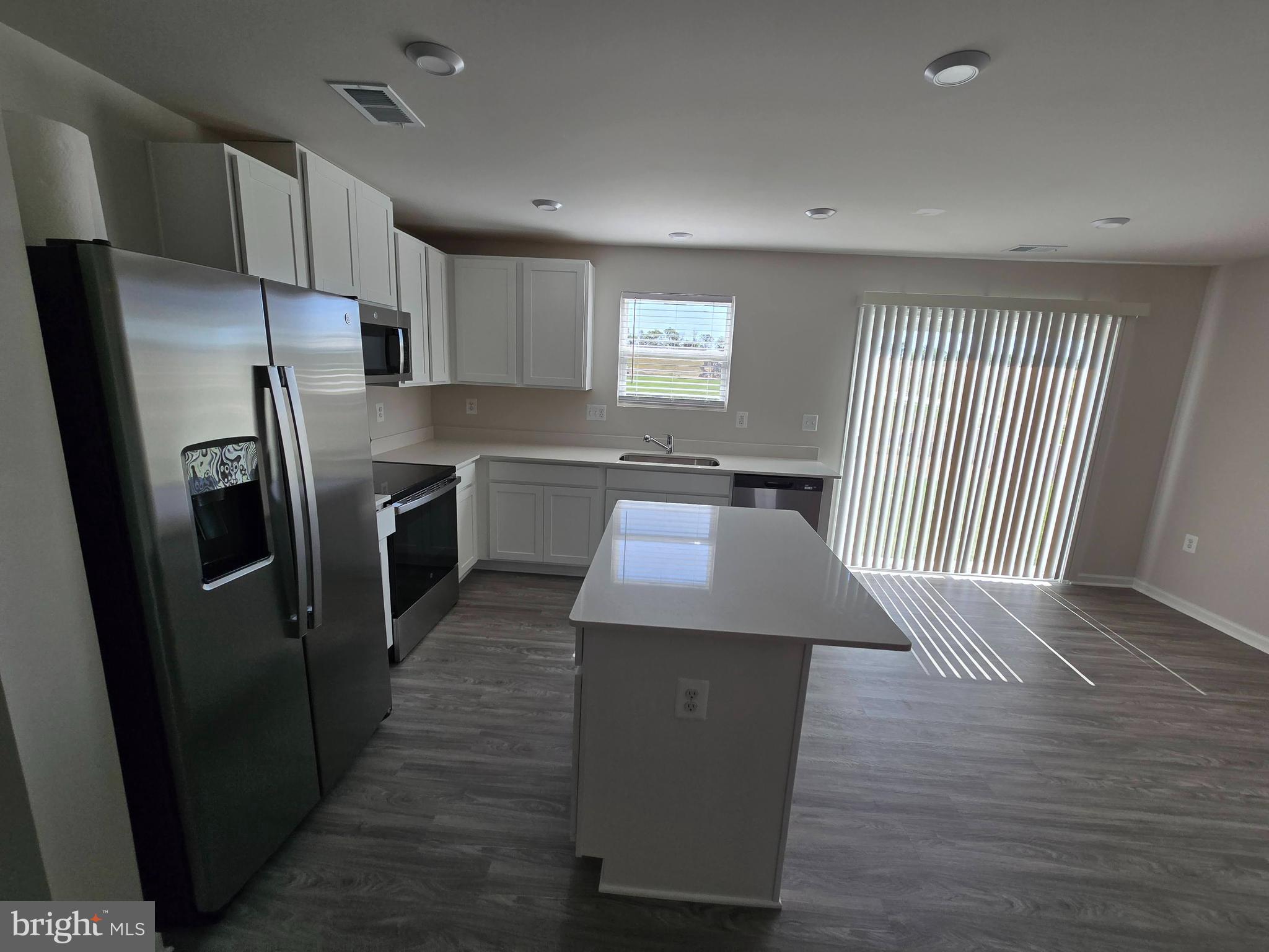 STONE SPRING - Residential Lease