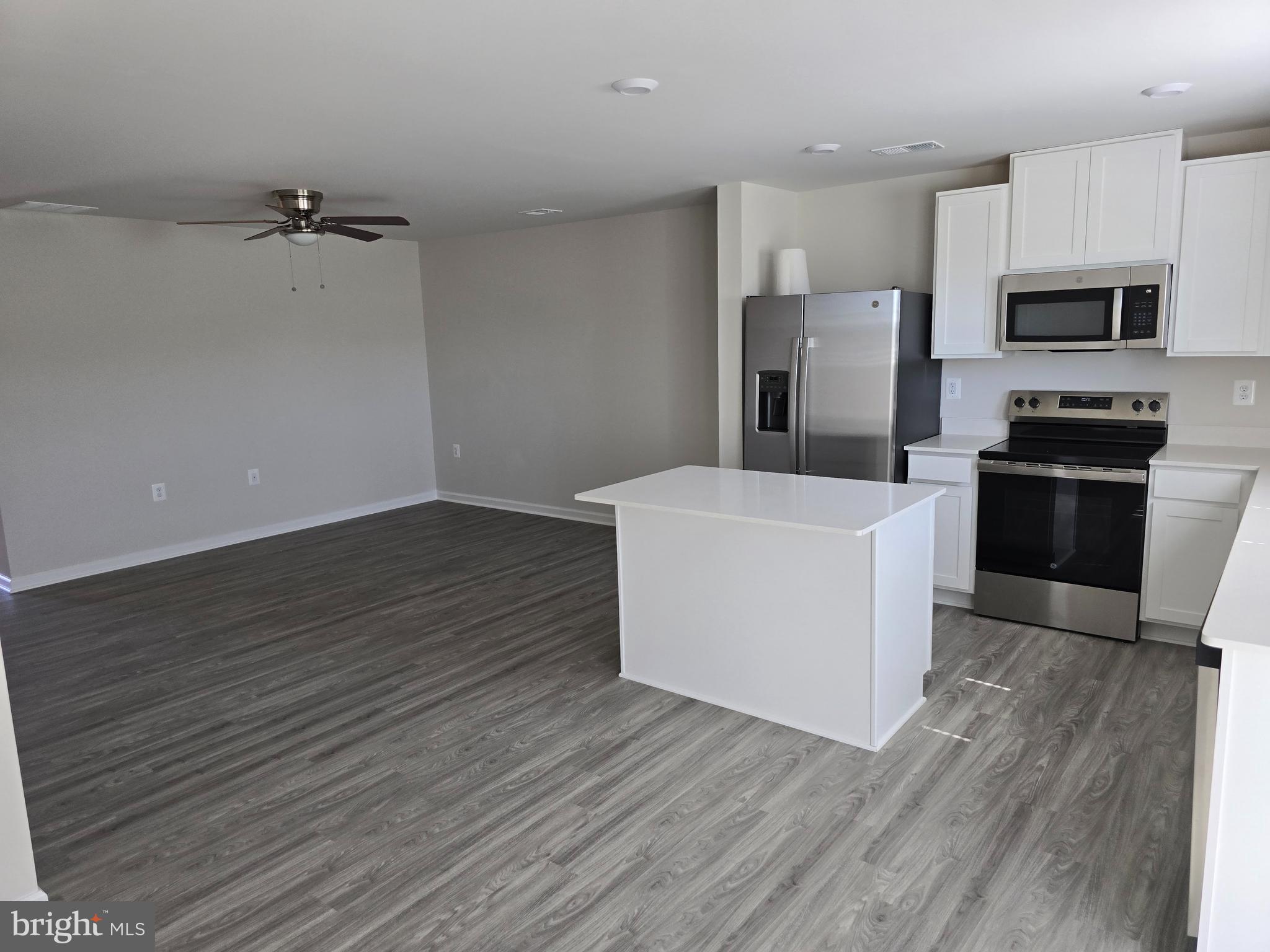 STONE SPRING - Residential Lease