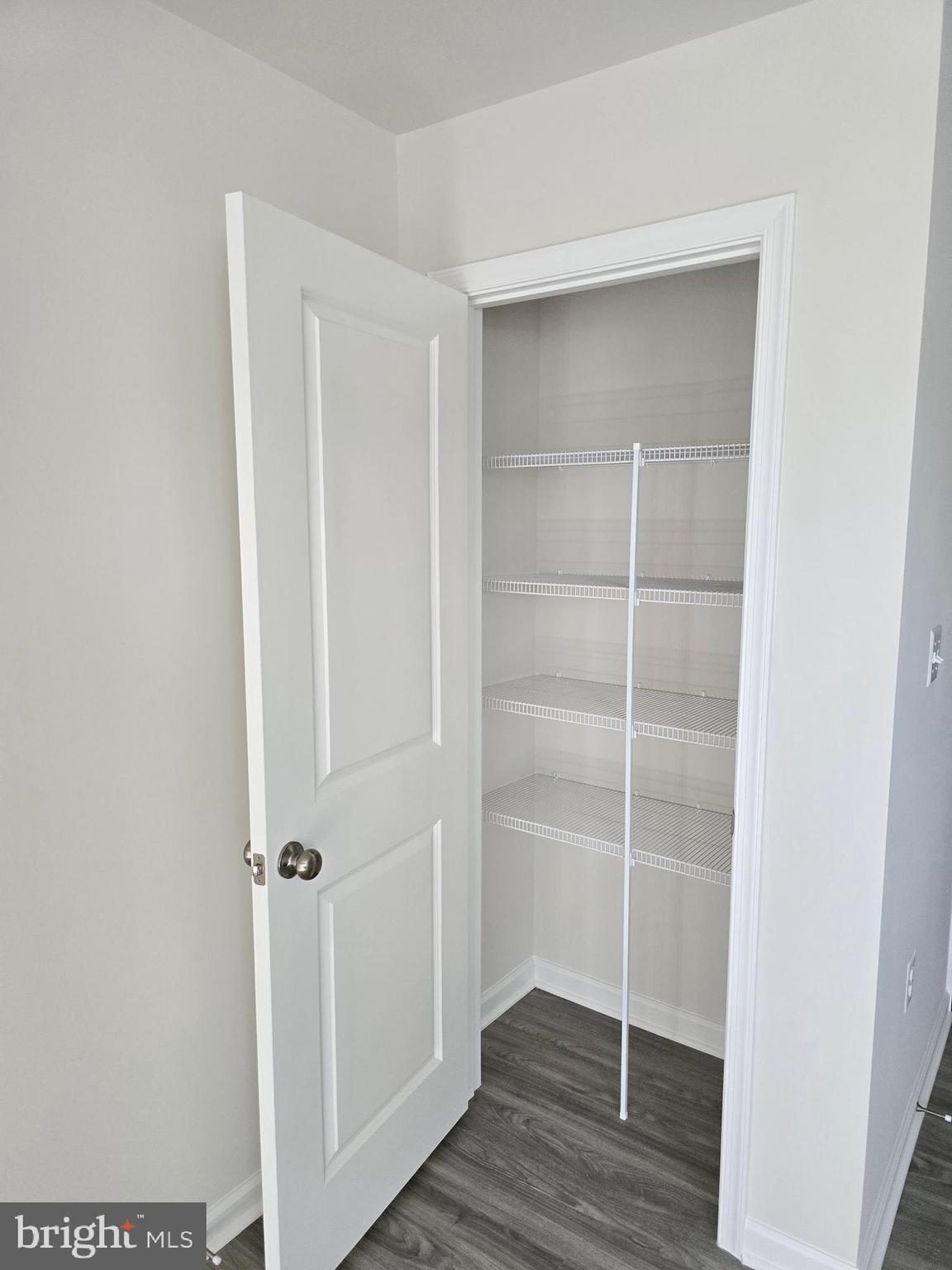 STONE SPRING - Residential Lease