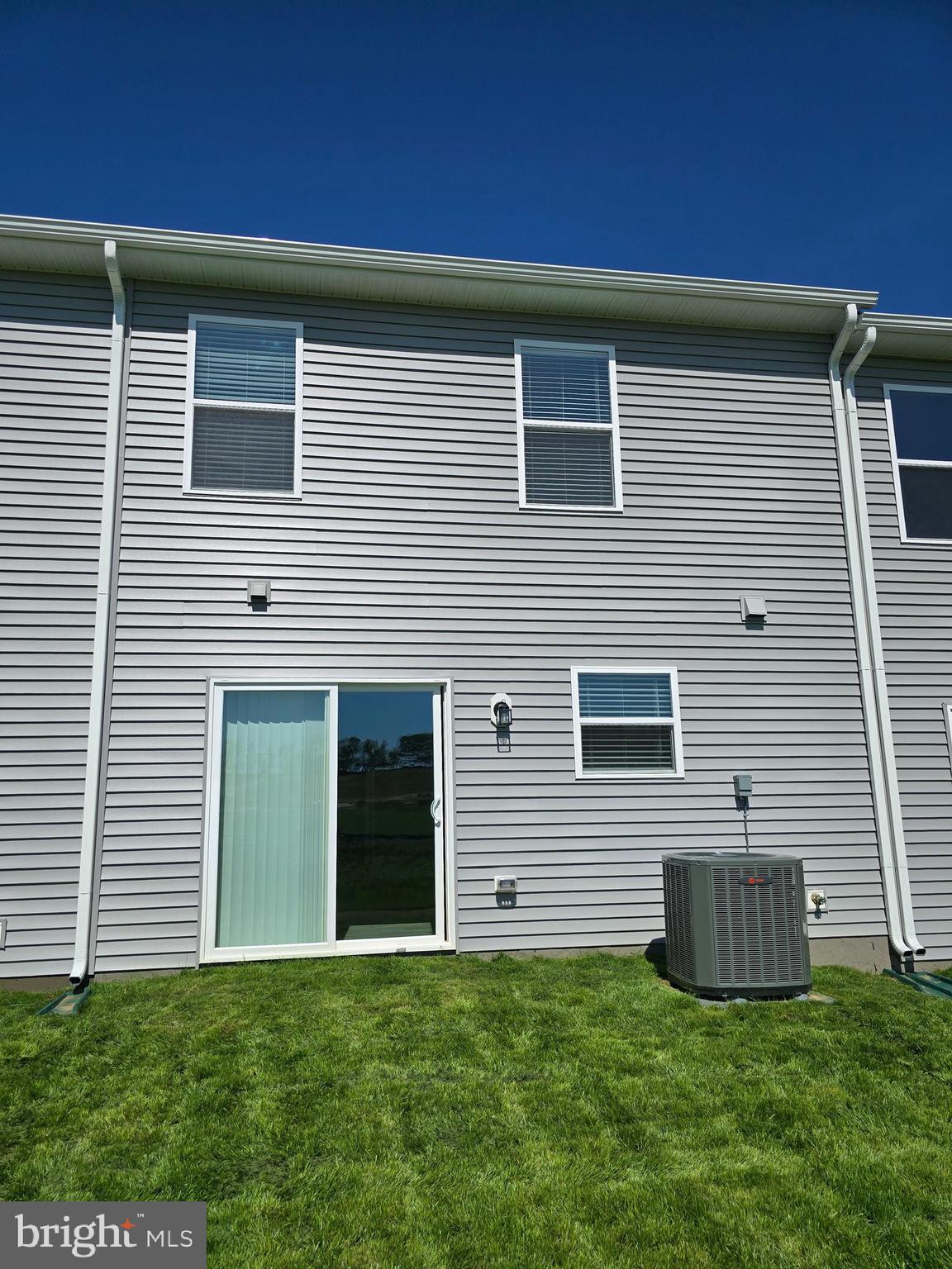 STONE SPRING - Residential Lease