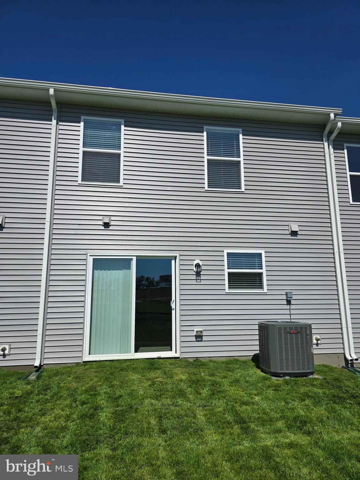 STONE SPRING - Residential Lease