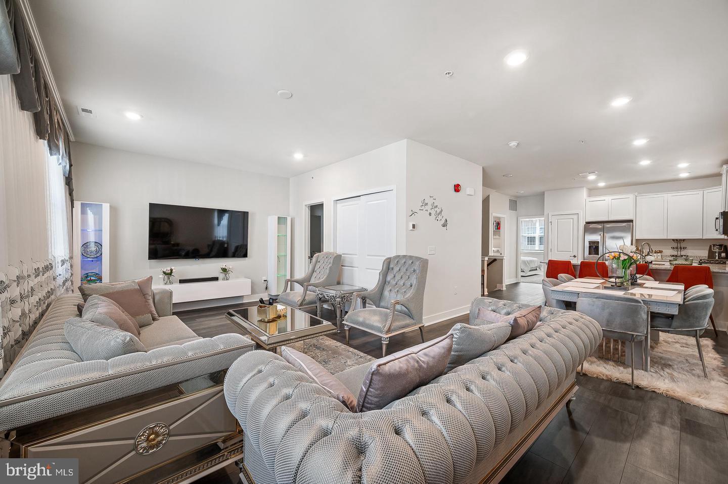 WATERSIDE - Residential