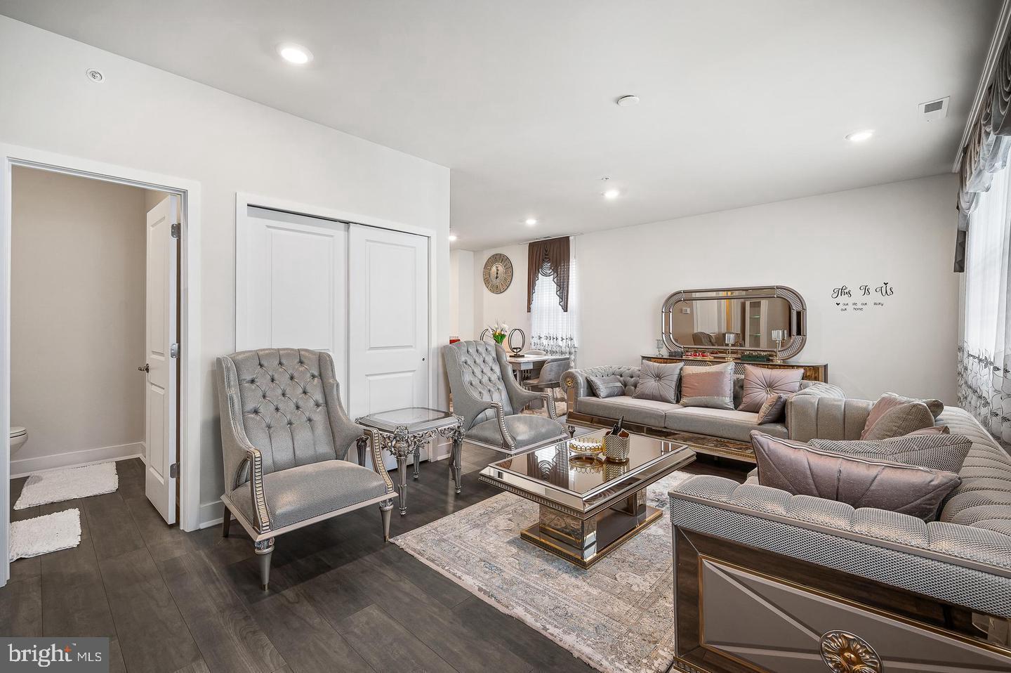 WATERSIDE - Residential