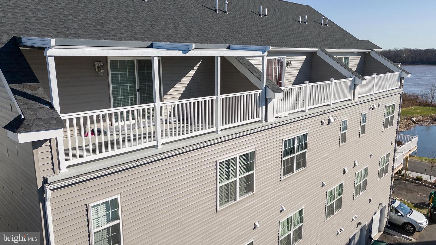 WATERSIDE - Residential