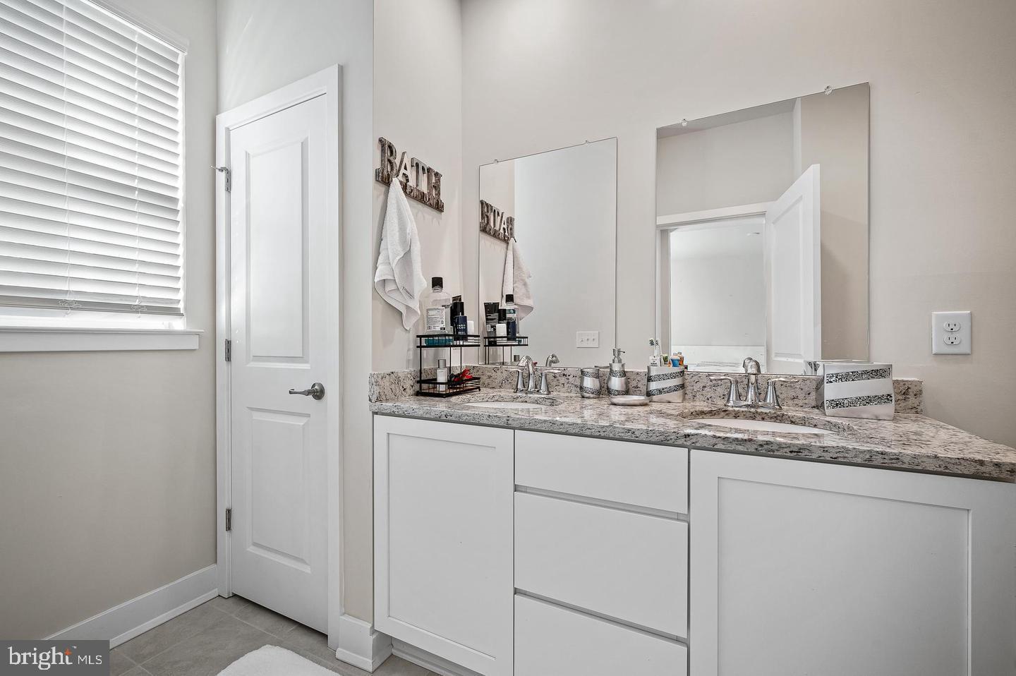 WATERSIDE - Residential