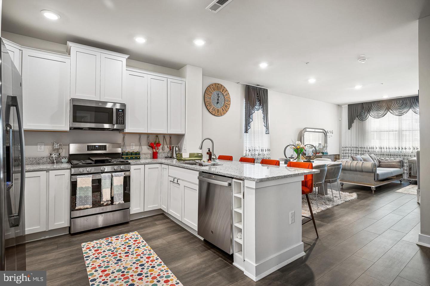 WATERSIDE - Residential