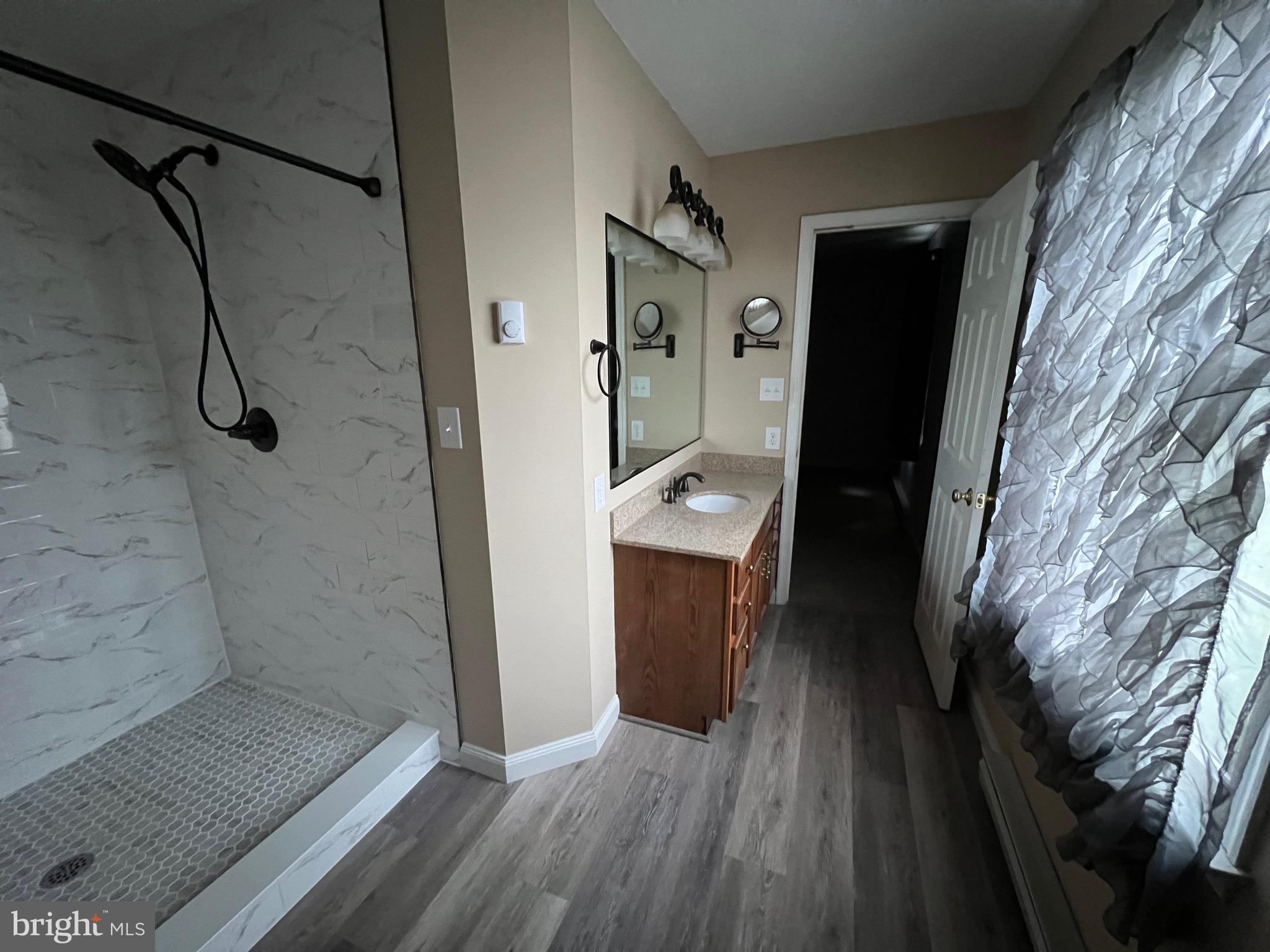 MARLOWE COUNTRY ESTATES - Residential Lease