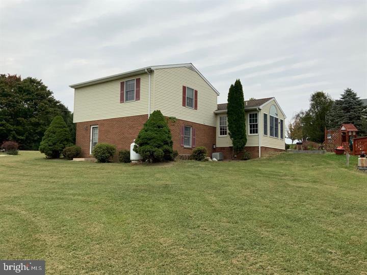 MARLOWE COUNTRY ESTATES - Residential Lease