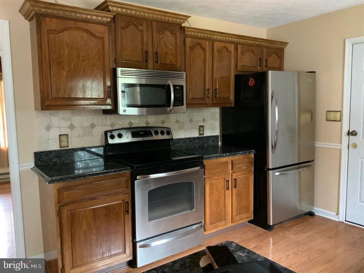 MARLOWE COUNTRY ESTATES - Residential Lease