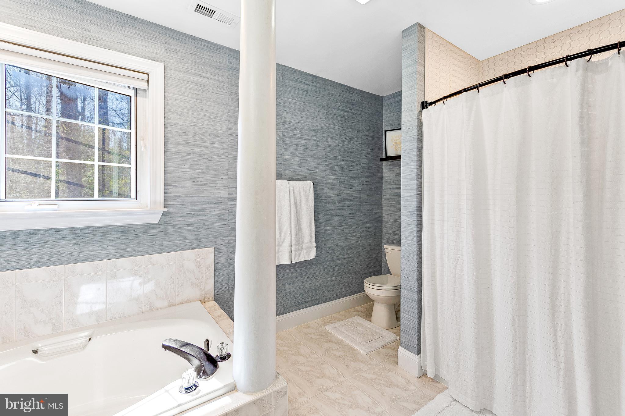 COVE POINT WOODS - Residential