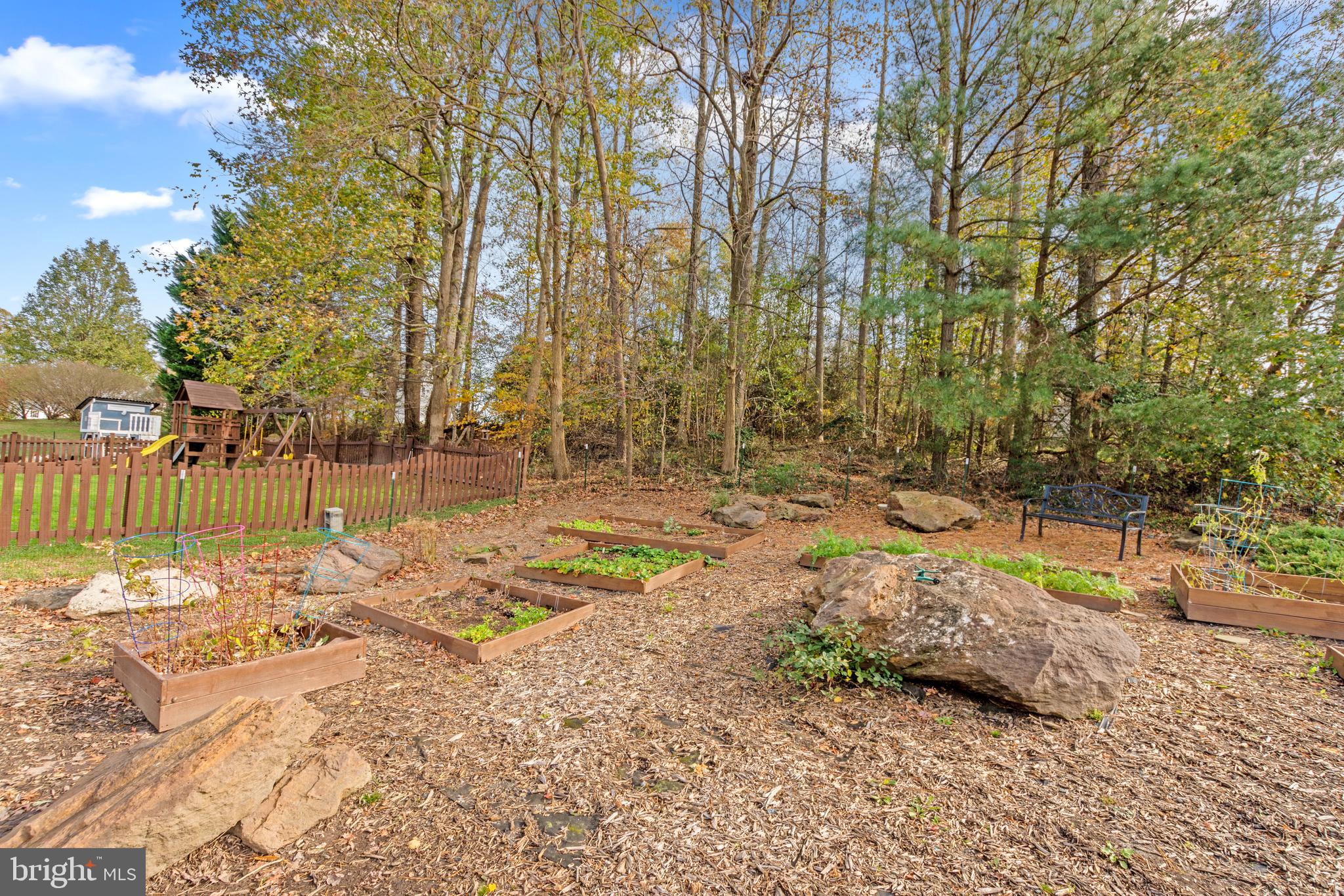 COVE POINT WOODS - Residential