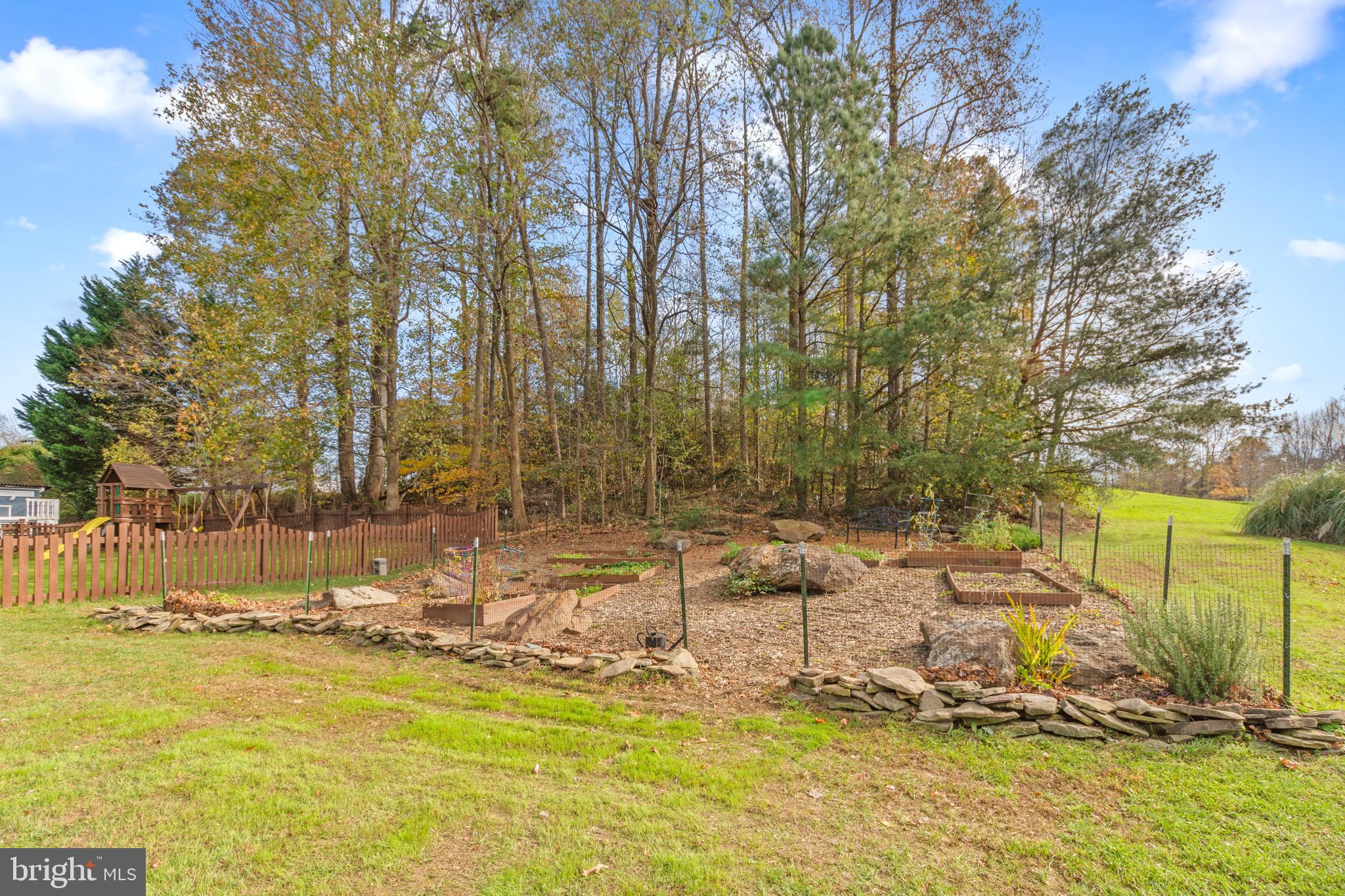 COVE POINT WOODS - Residential