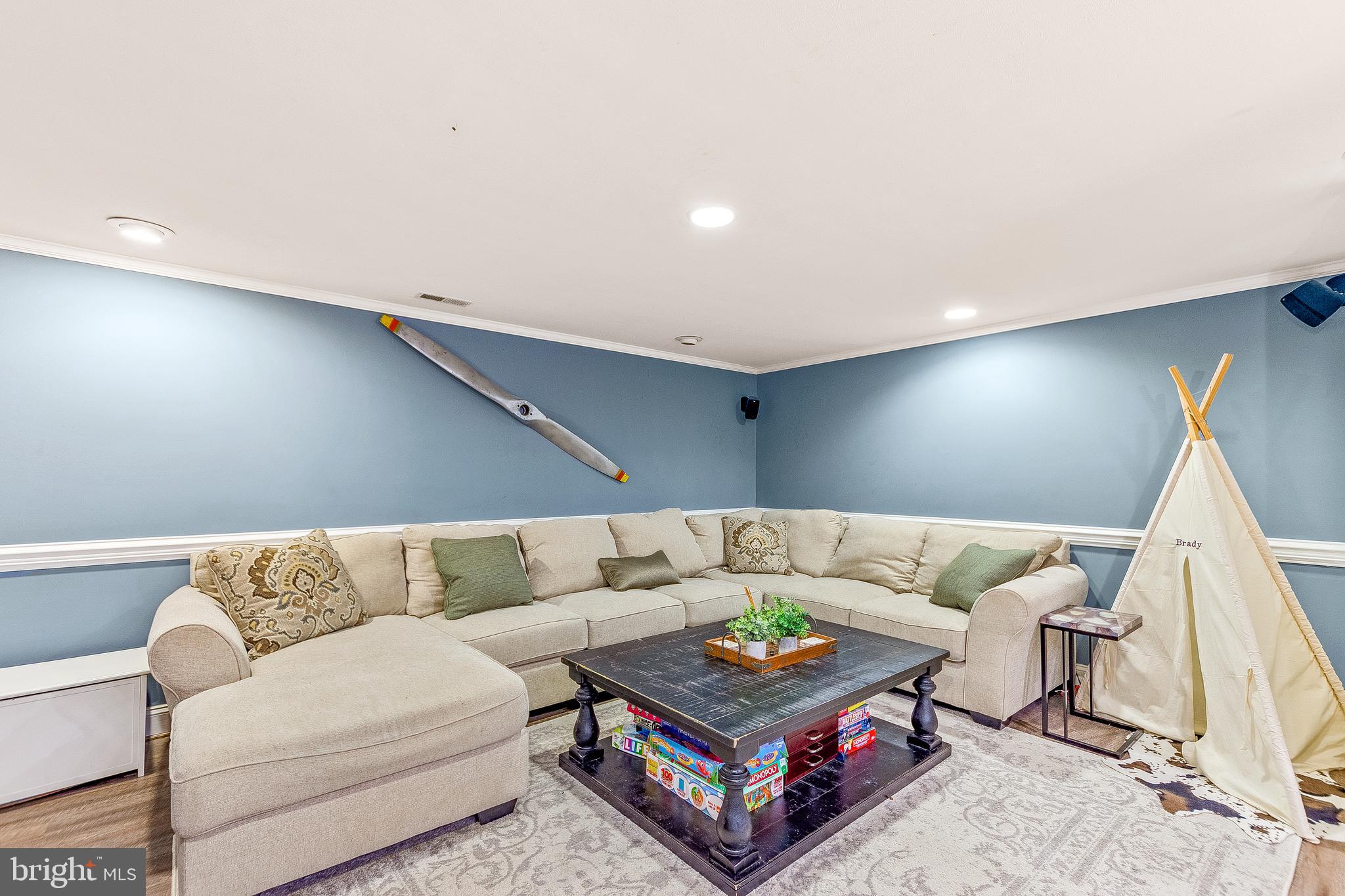 COVE POINT WOODS - Residential