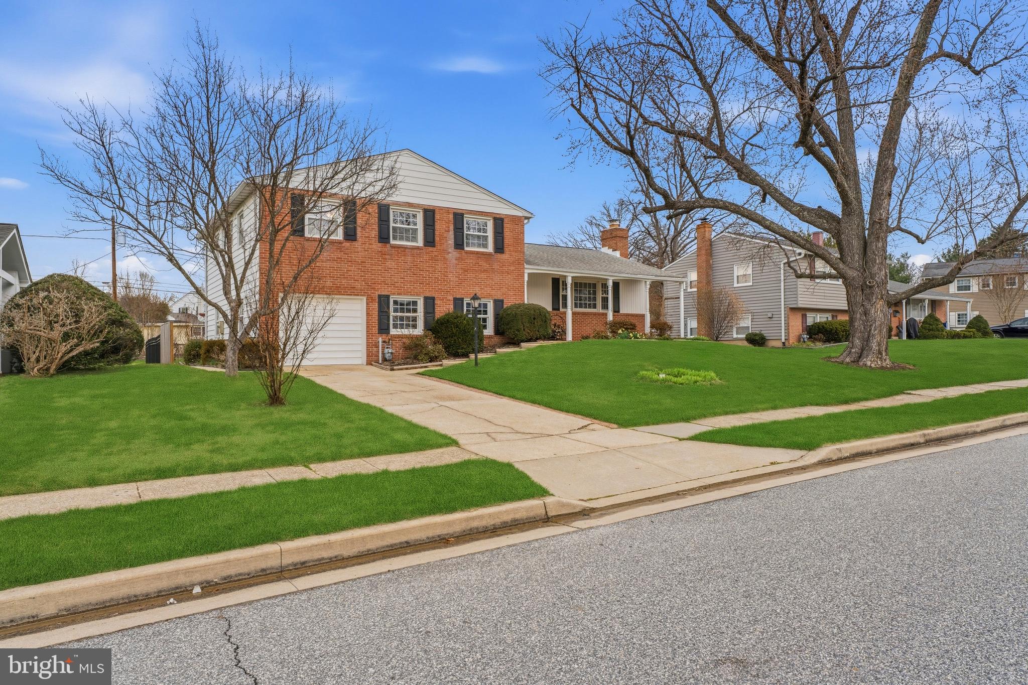 YORK MANOR - Residential