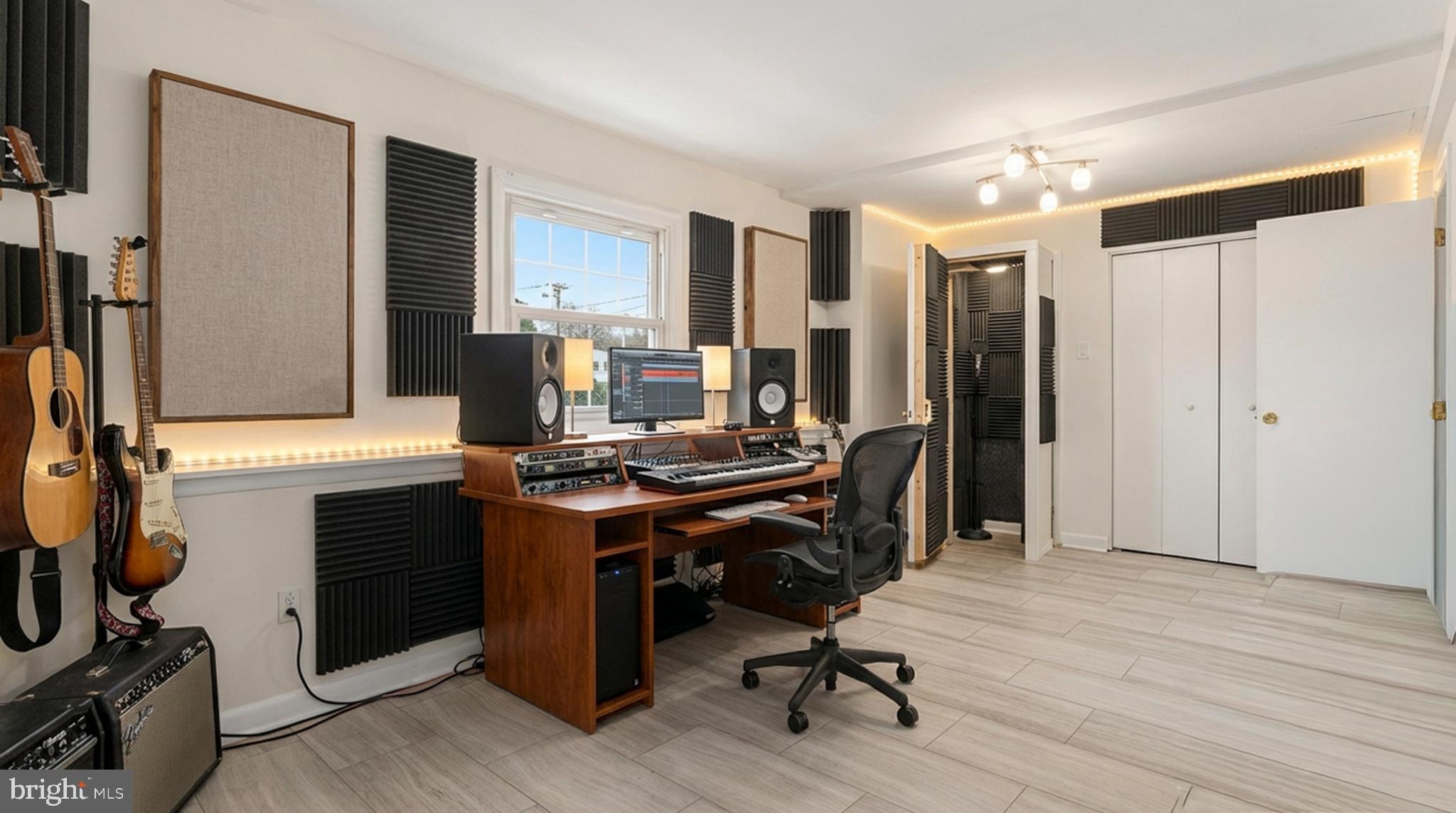 YORK MANOR - Residential