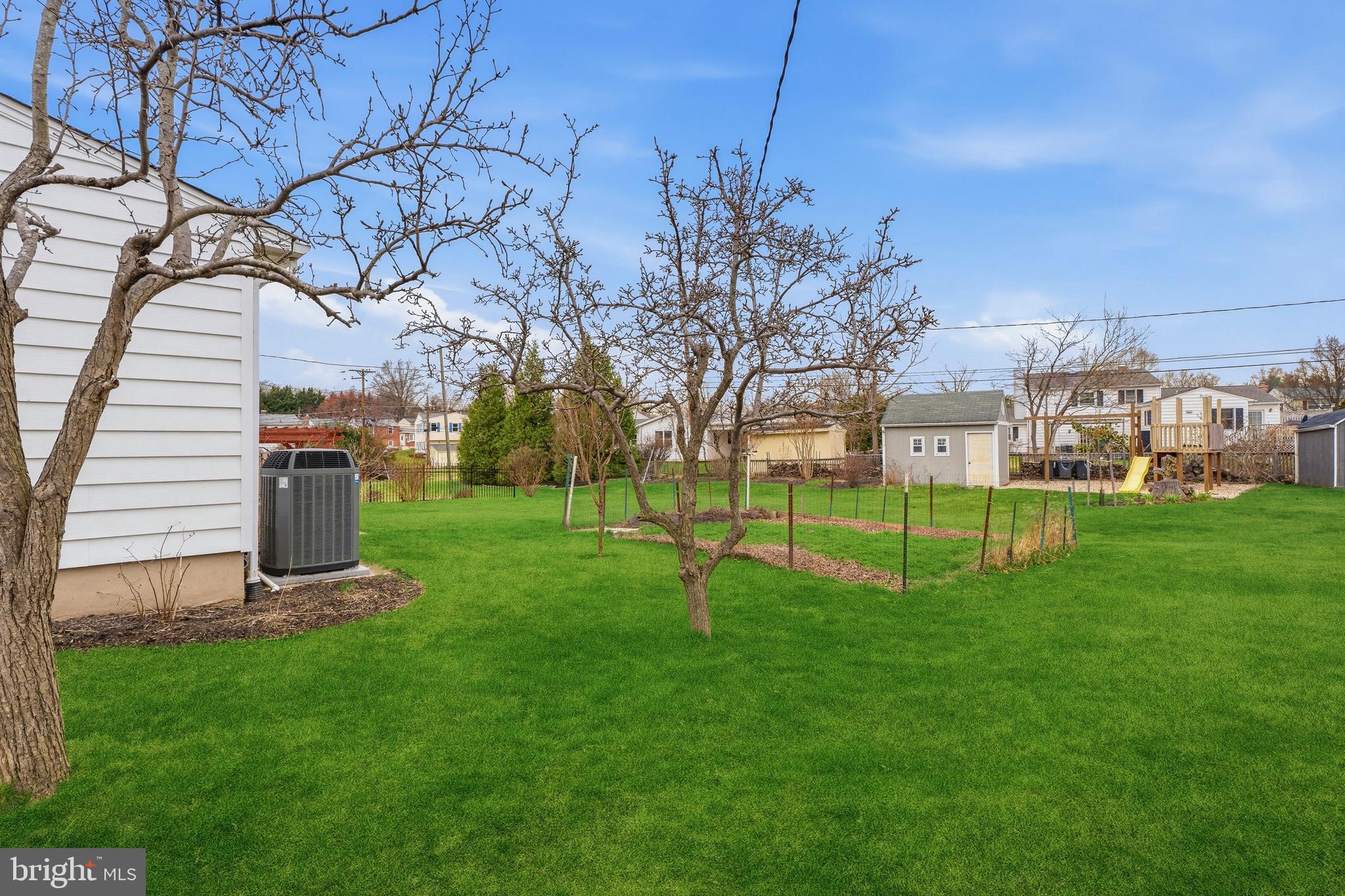 YORK MANOR - Residential