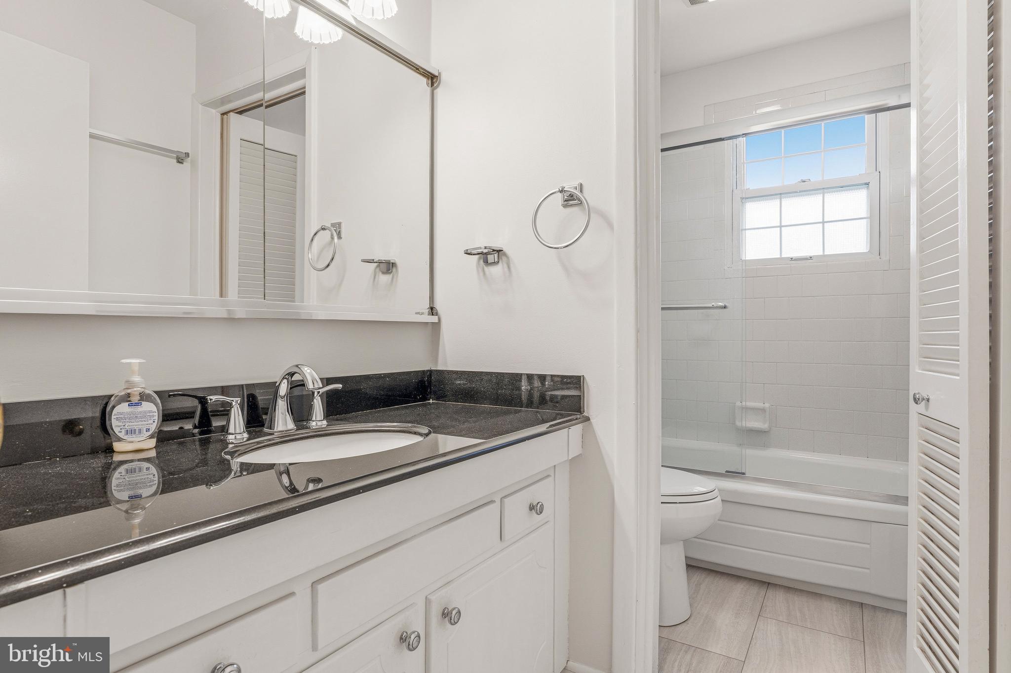 YORK MANOR - Residential