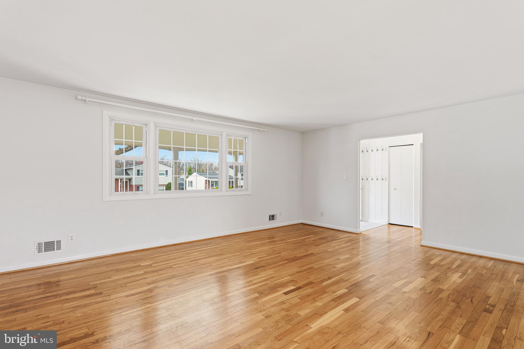 YORK MANOR - Residential