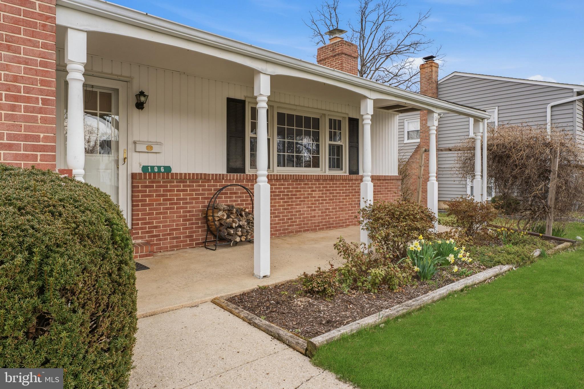 YORK MANOR - Residential