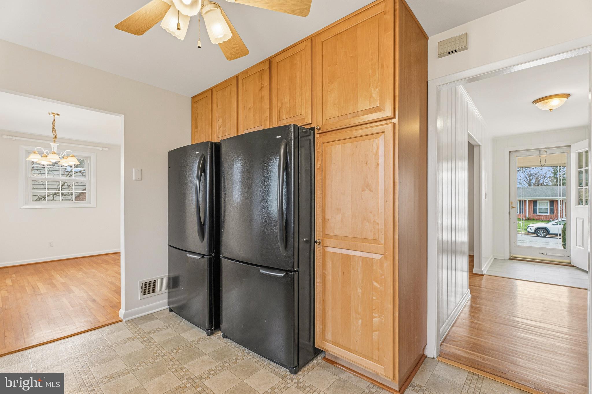 YORK MANOR - Residential