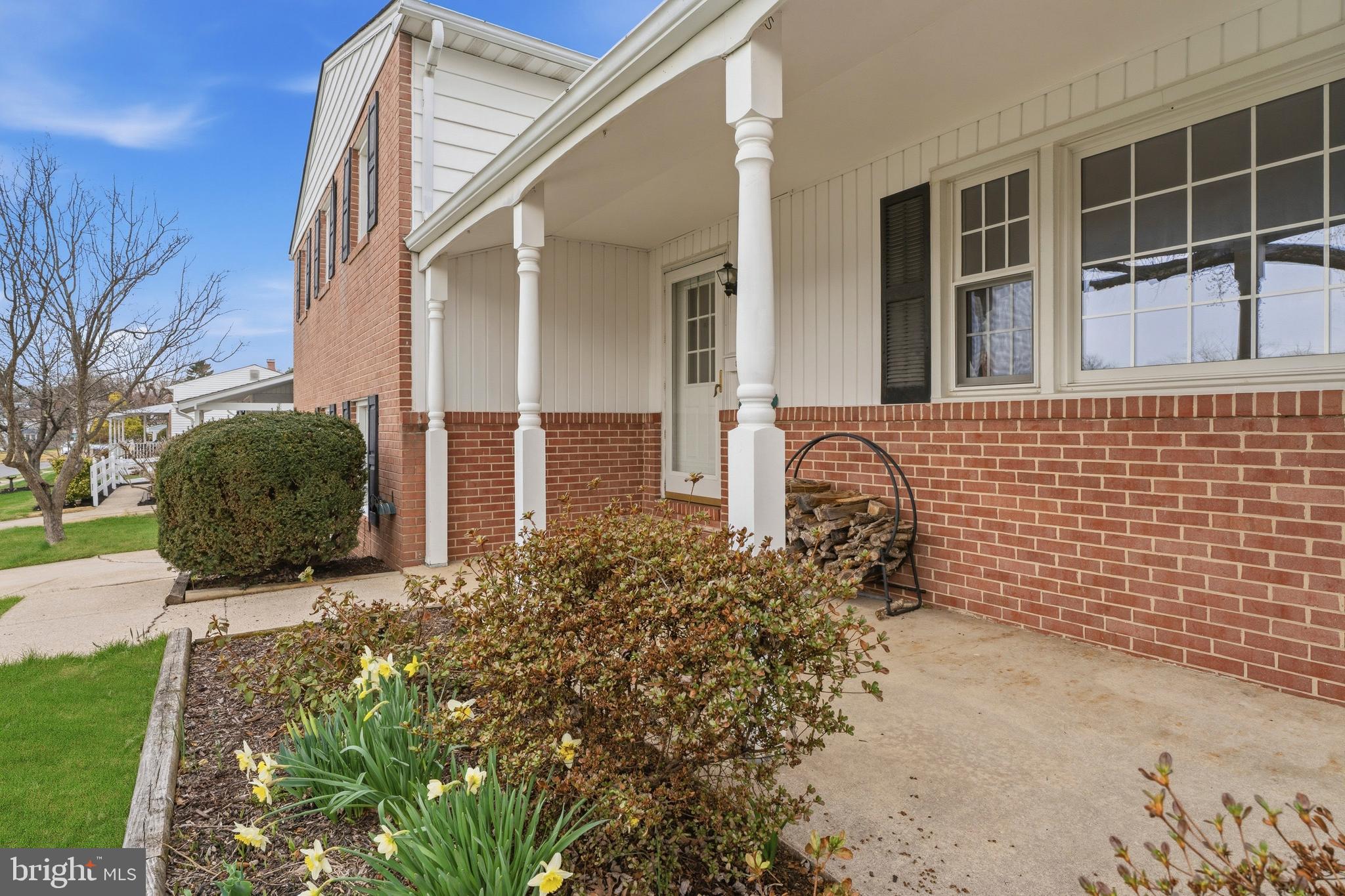 YORK MANOR - Residential