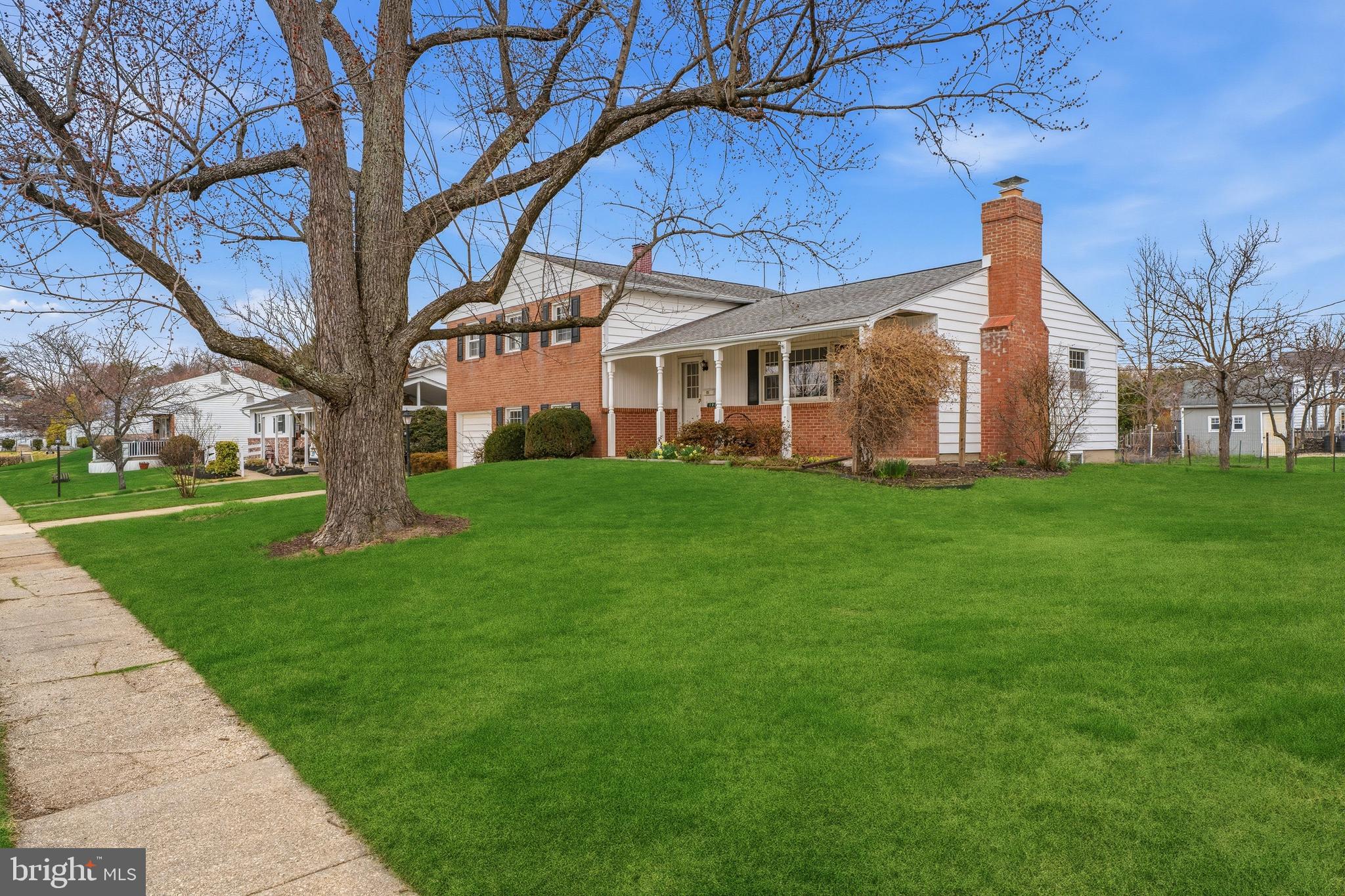 YORK MANOR - Residential