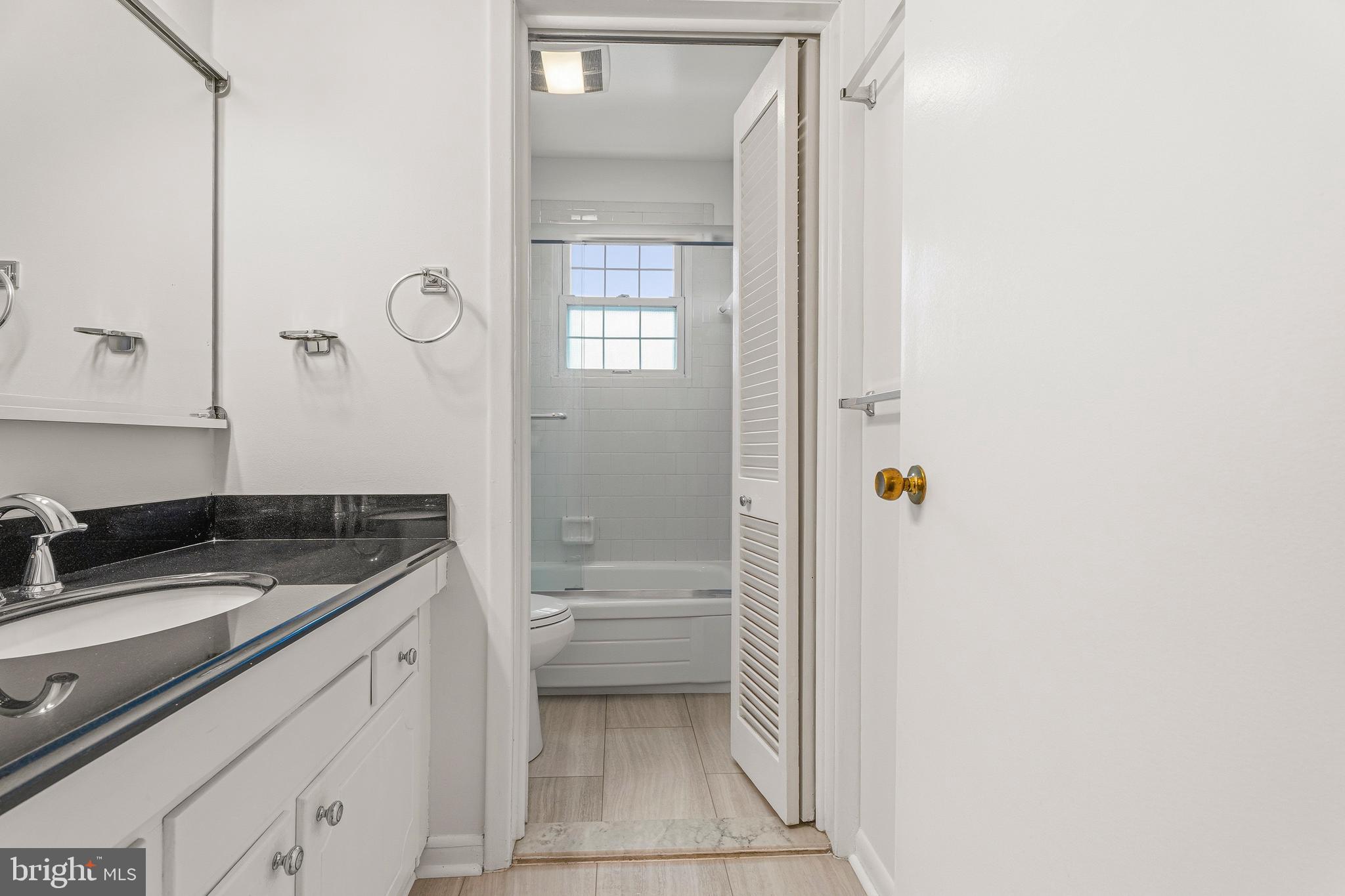 YORK MANOR - Residential