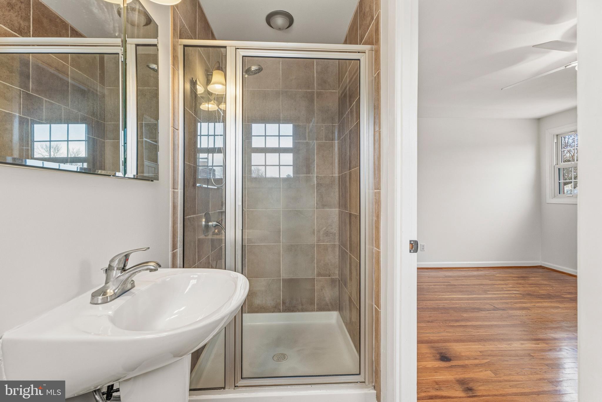 YORK MANOR - Residential