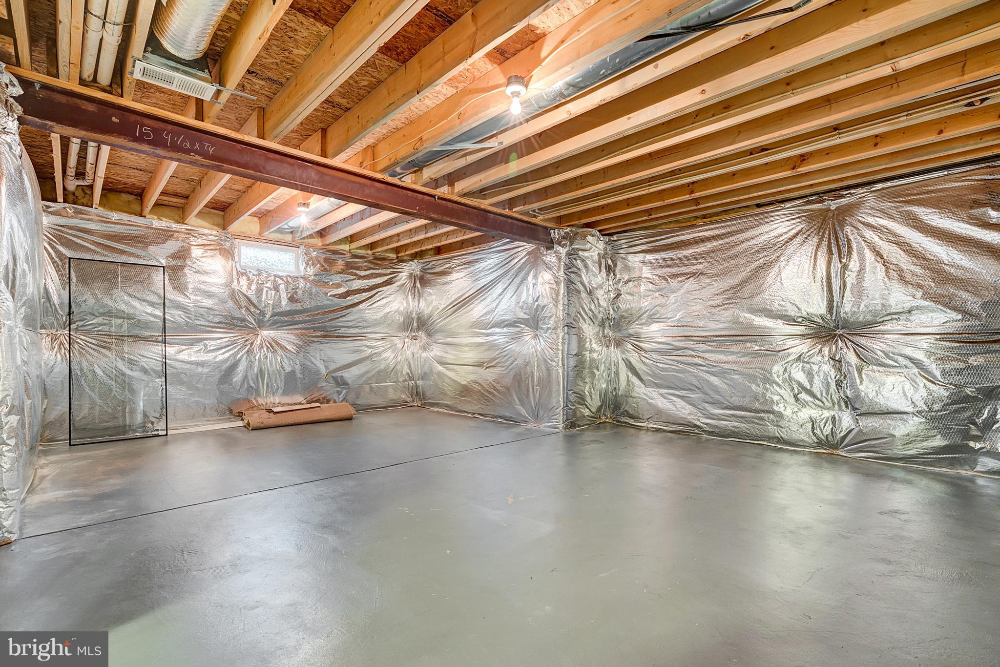 THREE FLAGS - Residential