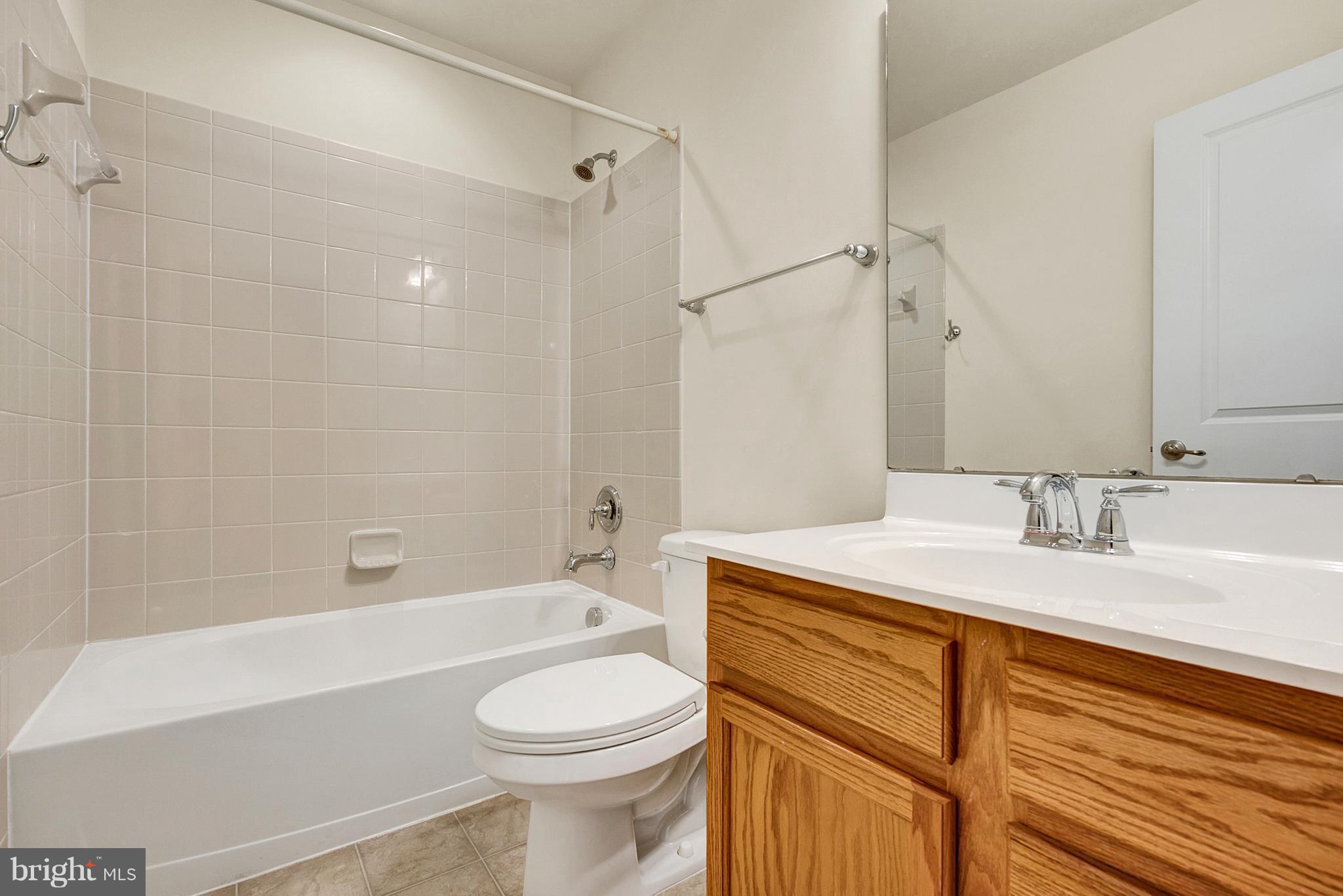 THREE FLAGS - Residential