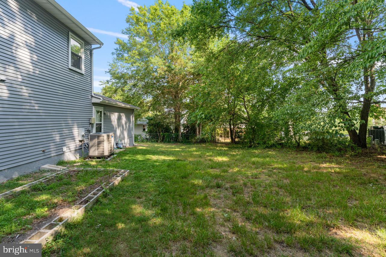 THE MEADOWS - Residential Lease