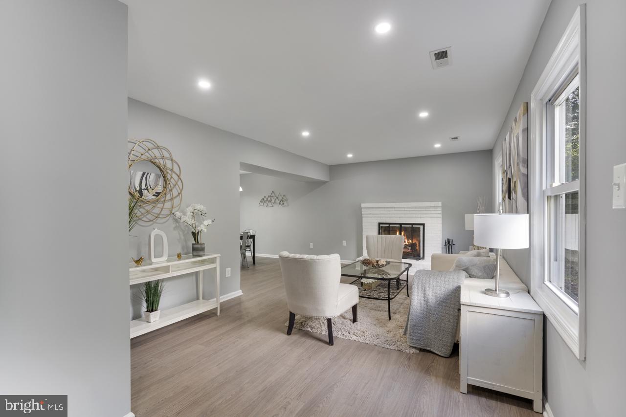 THE MEADOWS - Residential Lease