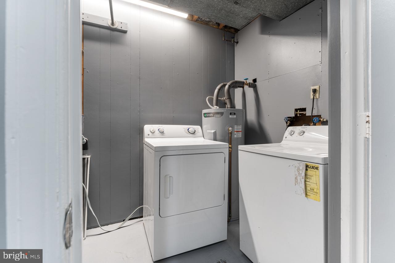 THE MEADOWS - Residential Lease