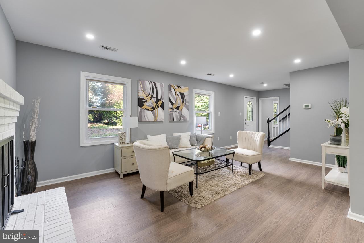 THE MEADOWS - Residential Lease