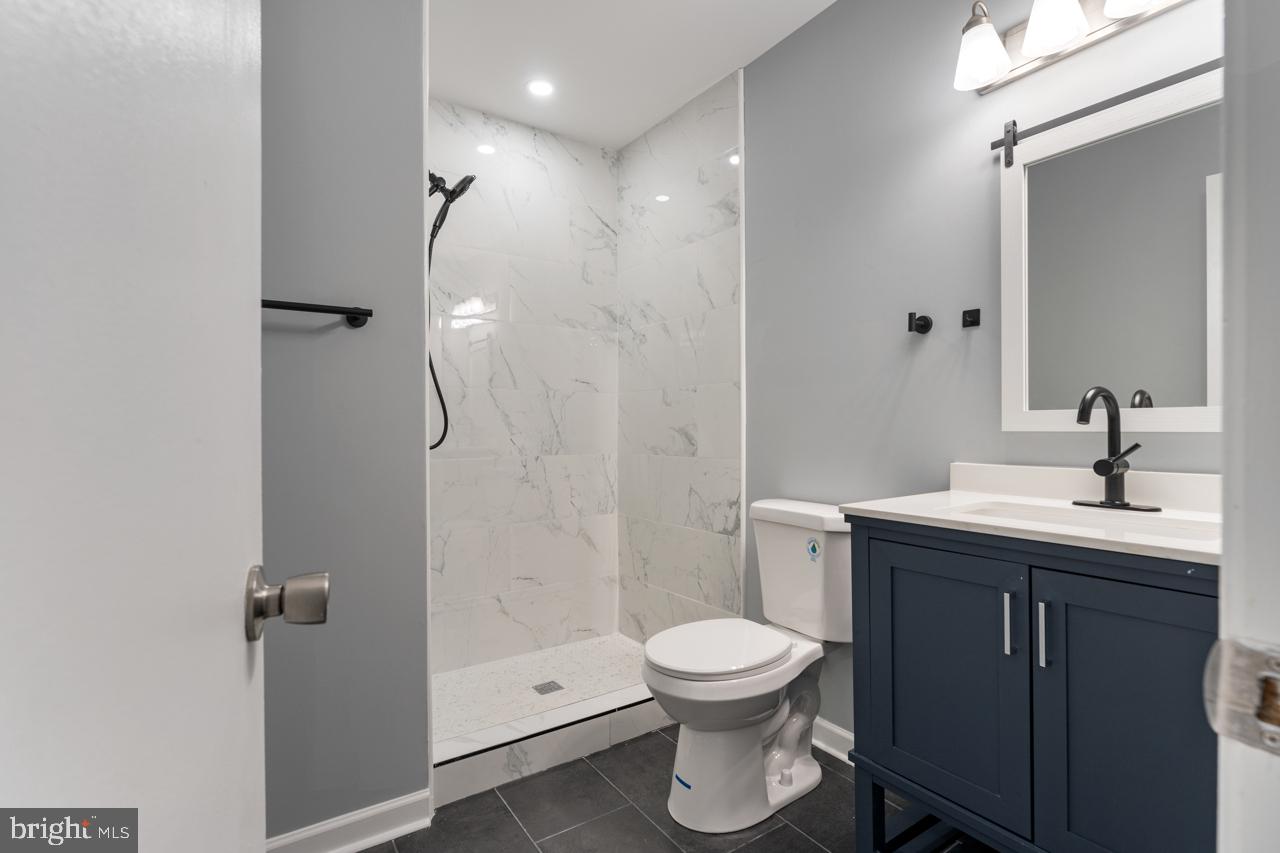 THE MEADOWS - Residential Lease