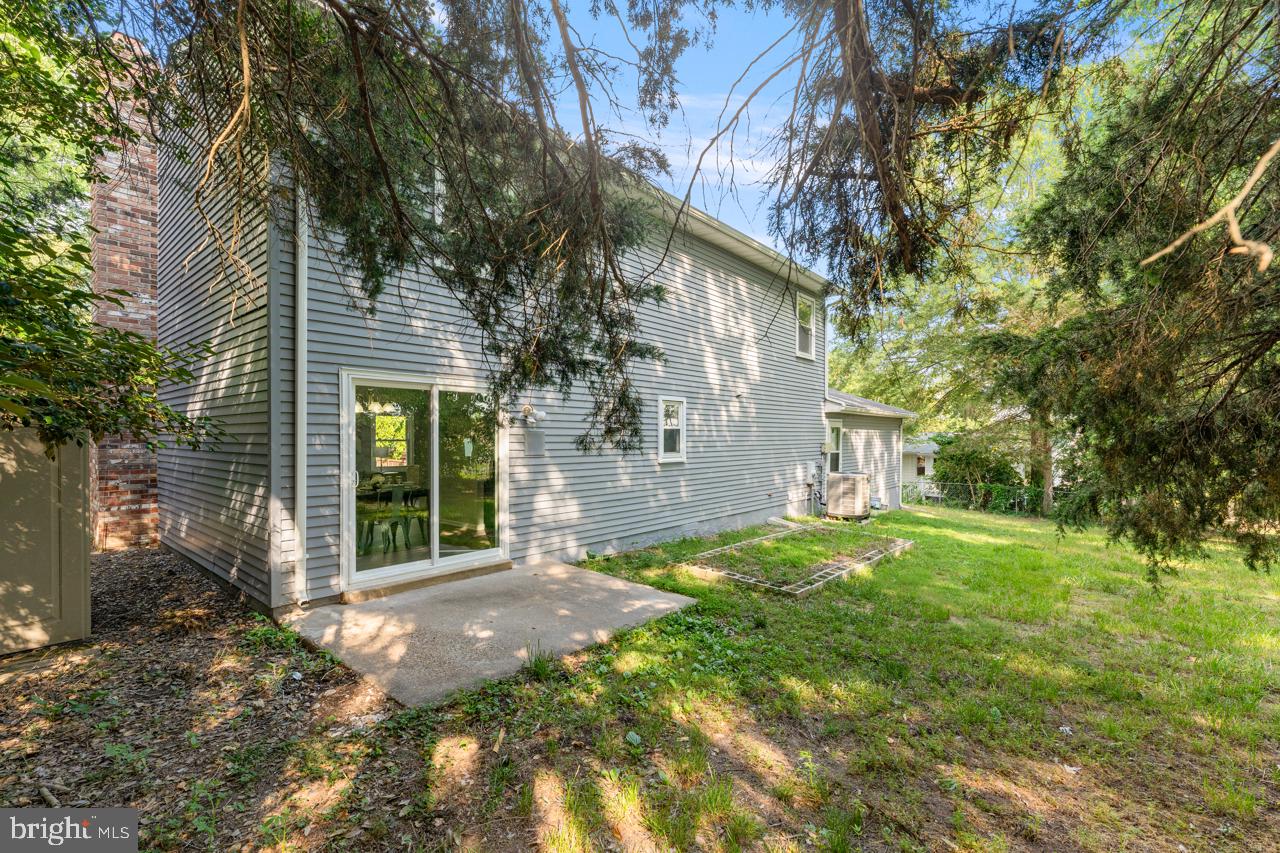 THE MEADOWS - Residential Lease