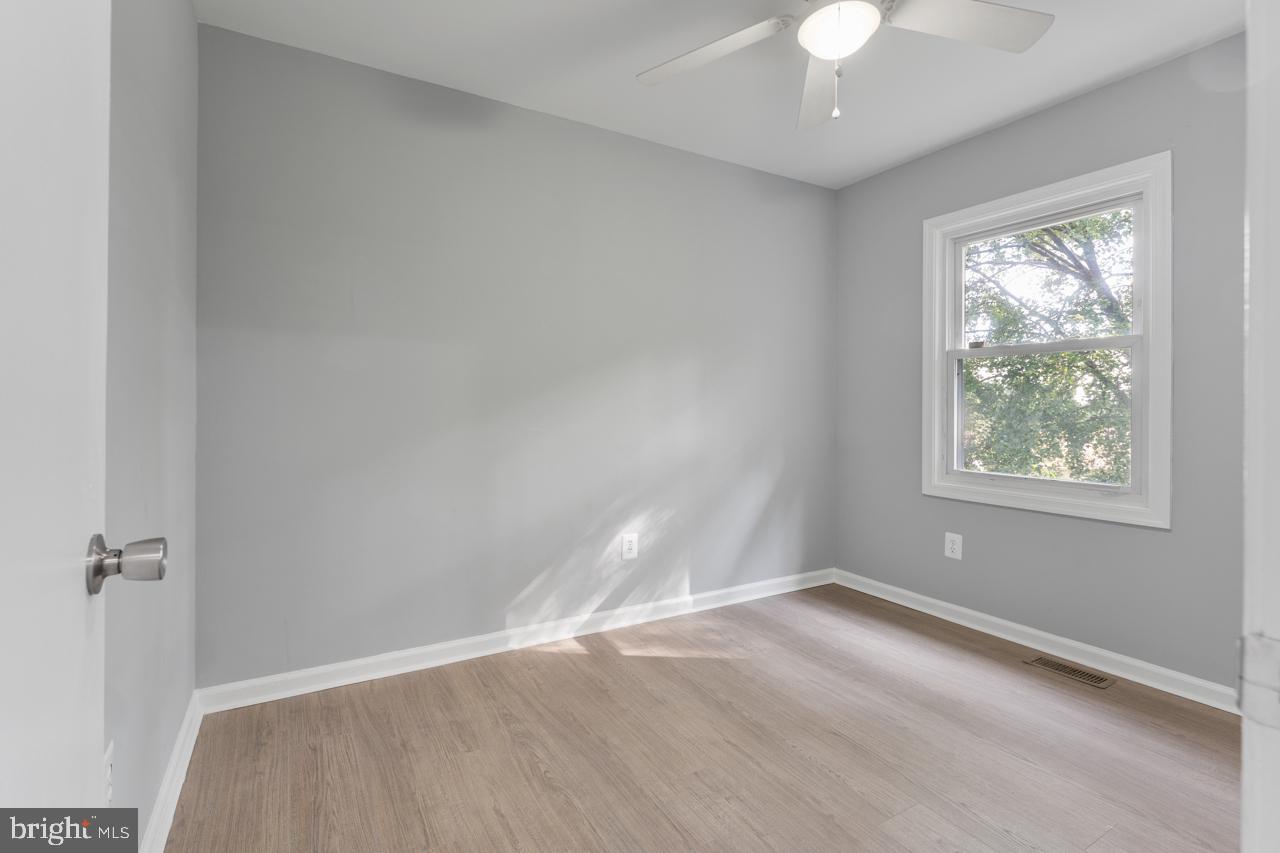 THE MEADOWS - Residential Lease