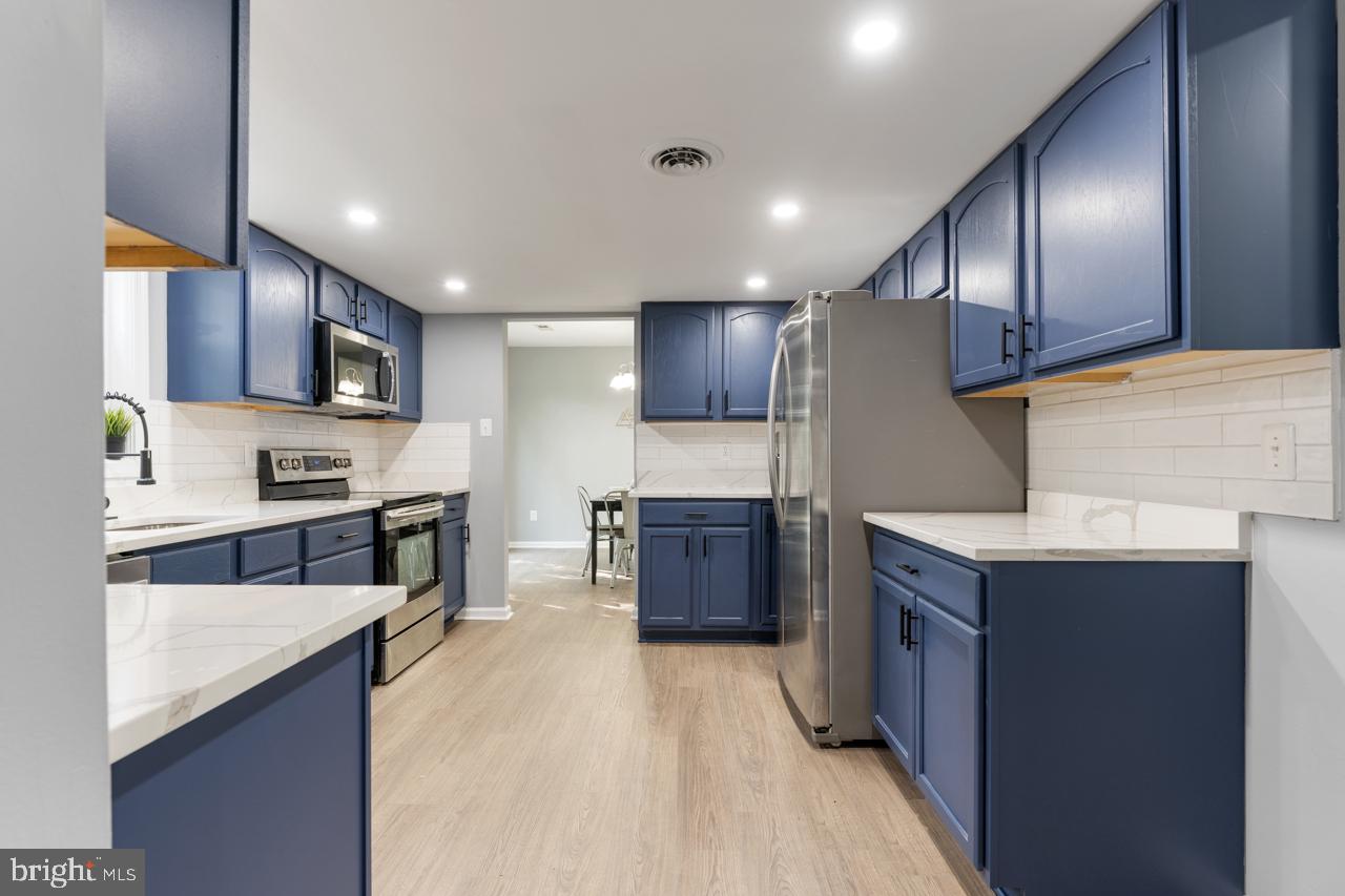 THE MEADOWS - Residential Lease