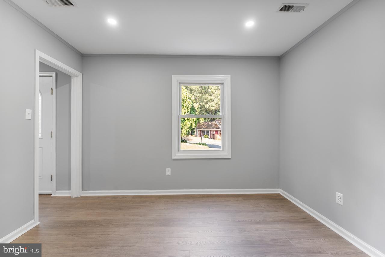 THE MEADOWS - Residential Lease