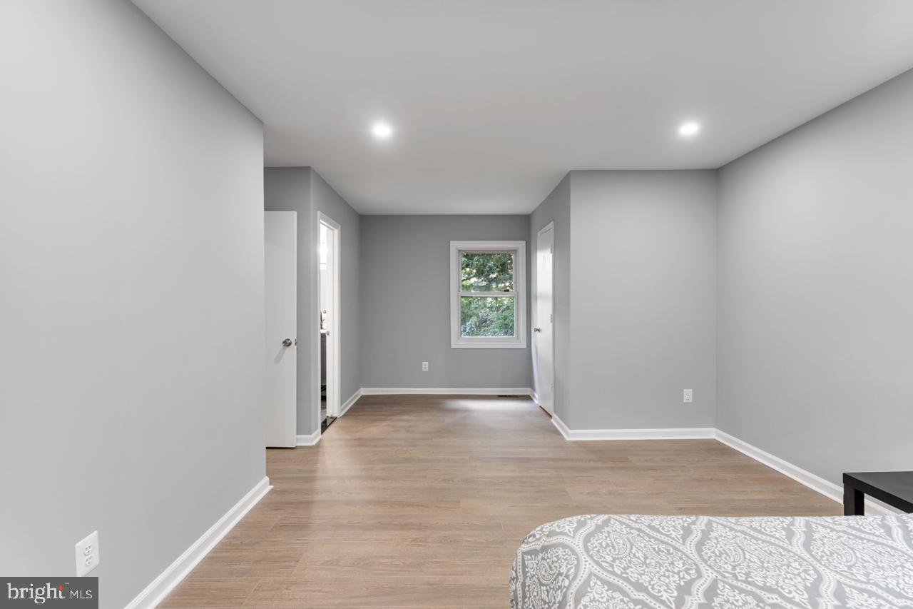 THE MEADOWS - Residential Lease