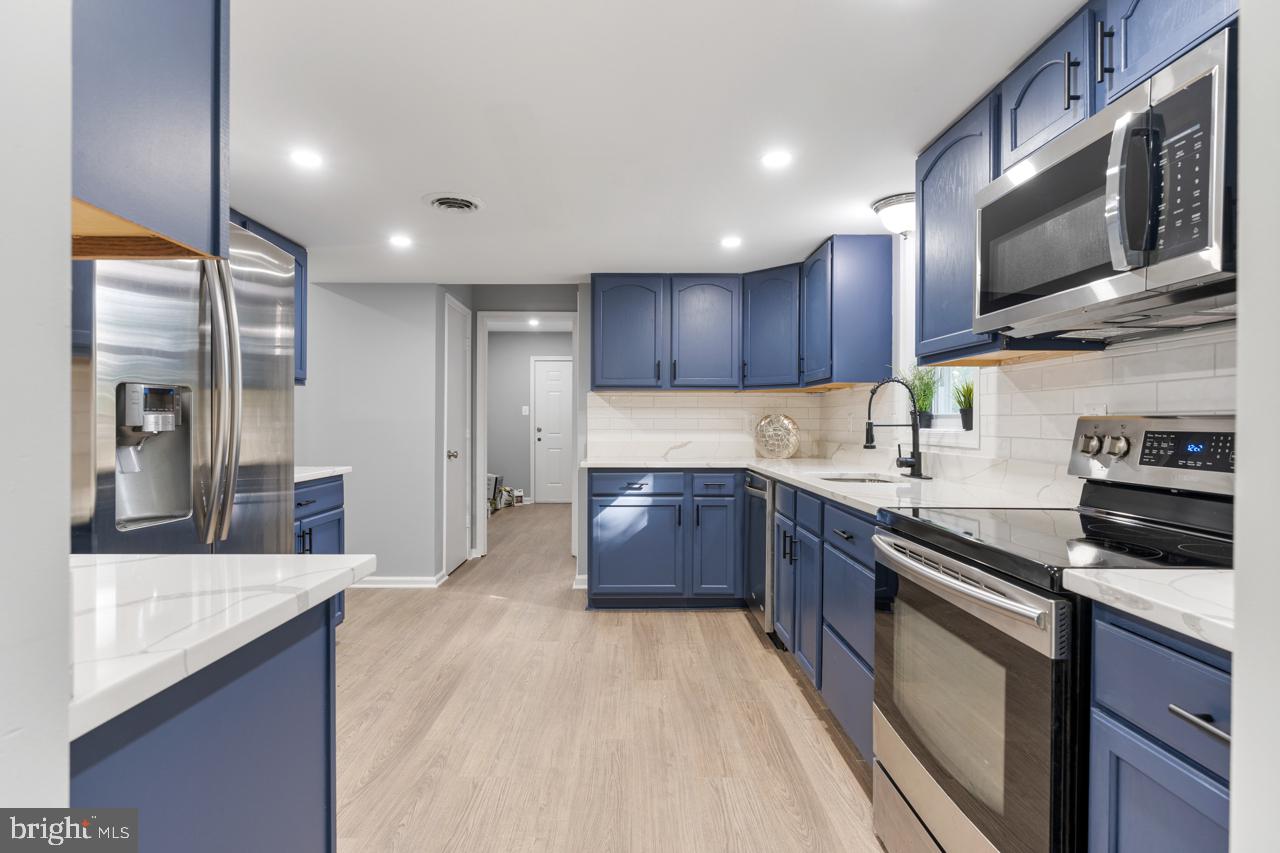 THE MEADOWS - Residential Lease