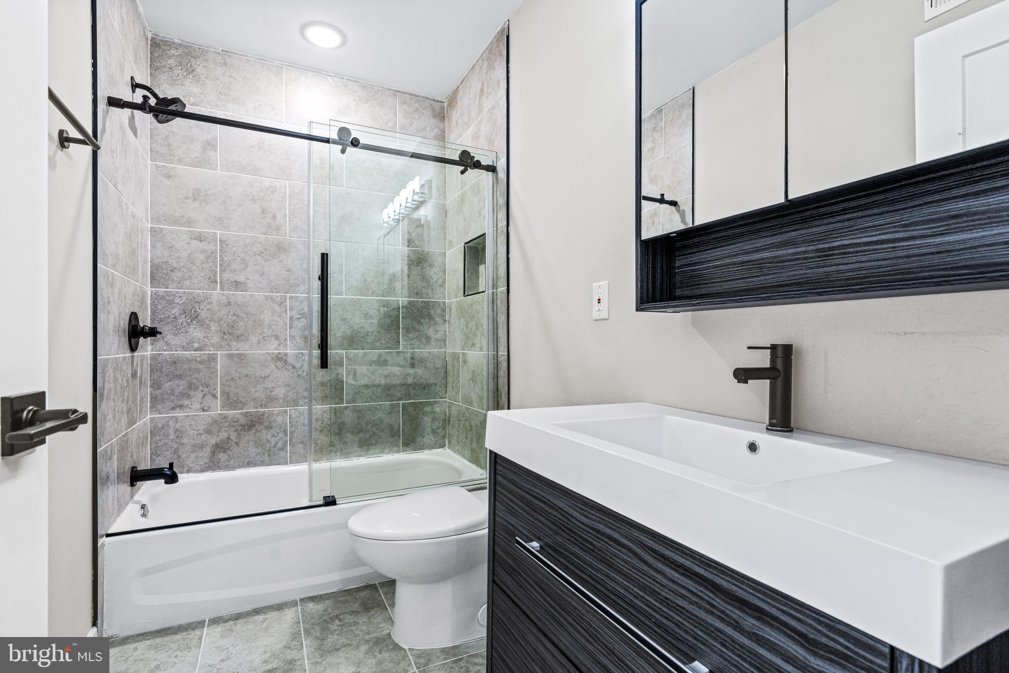 NORRIS SQUARE - Residential Lease