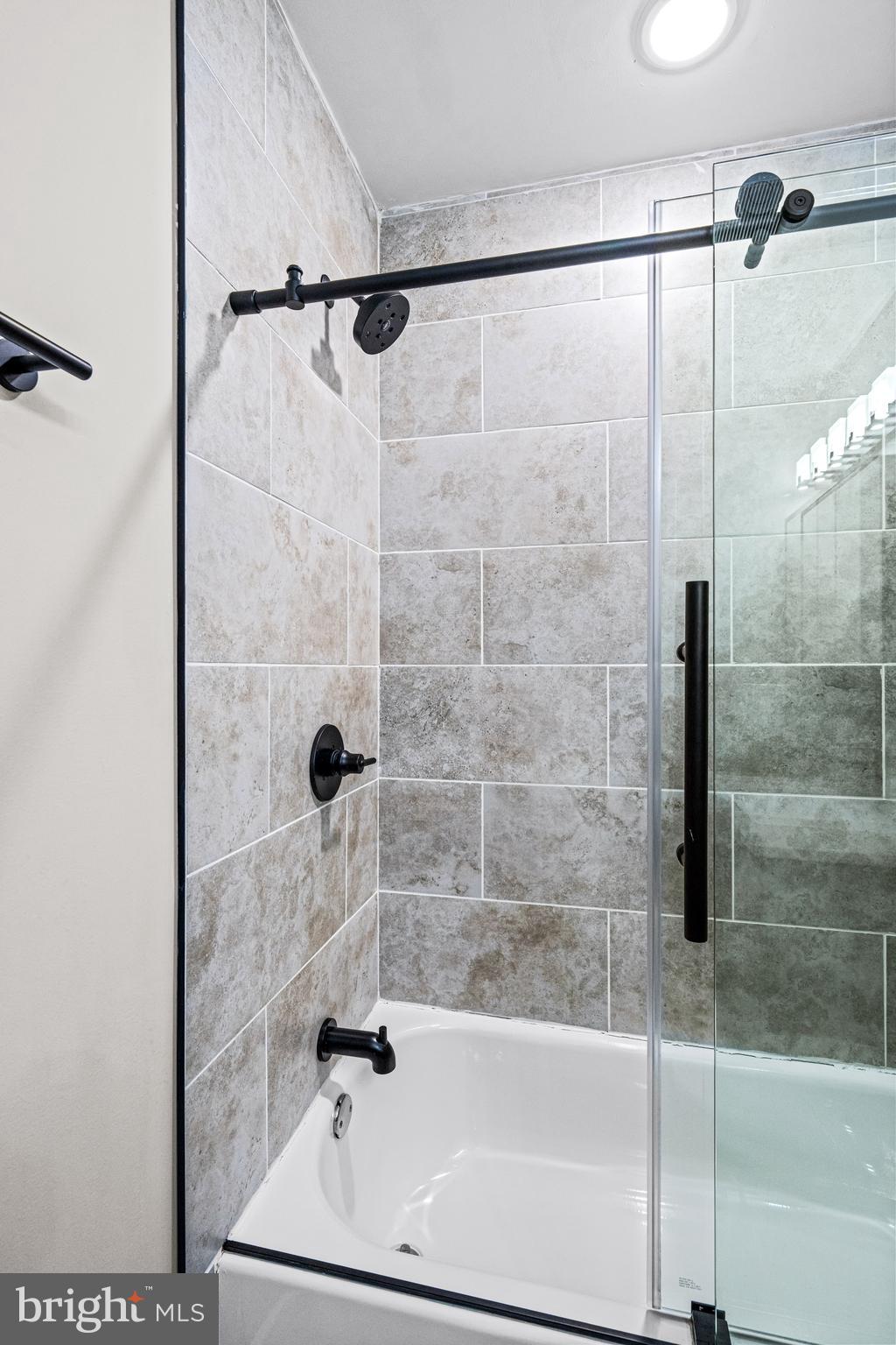 NORRIS SQUARE - Residential Lease