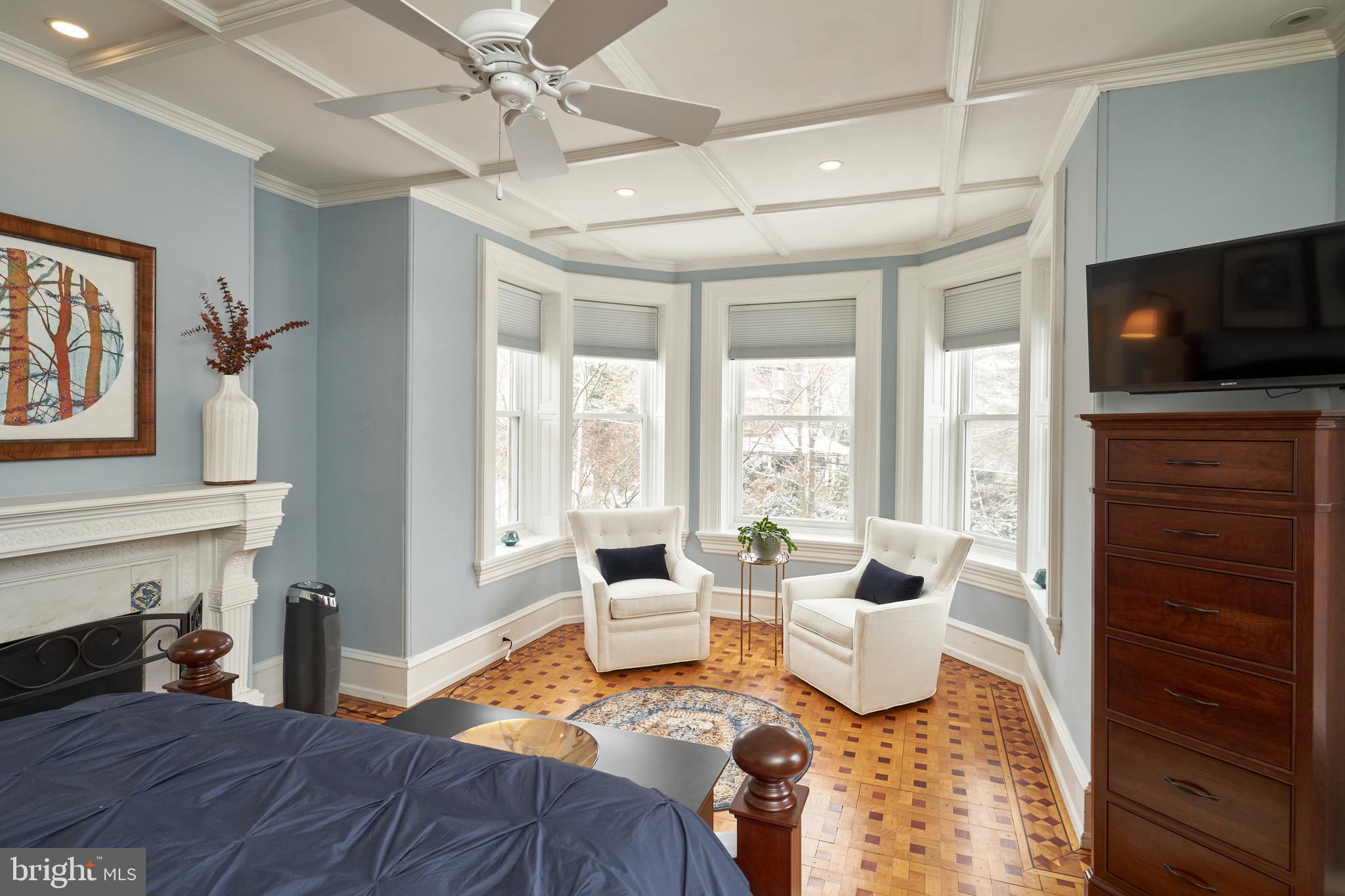 CHESTNUT HILL - Residential