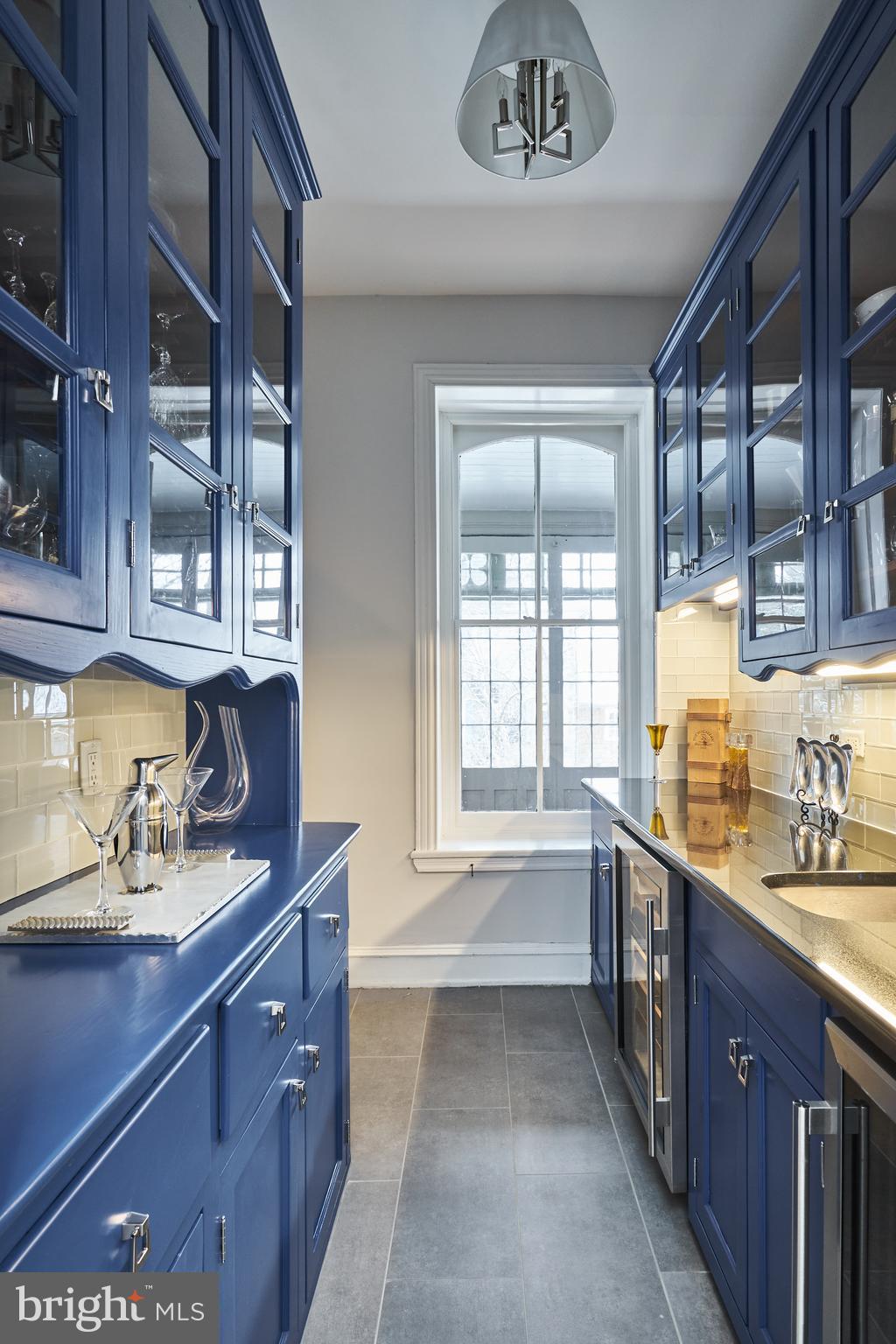 CHESTNUT HILL - Residential