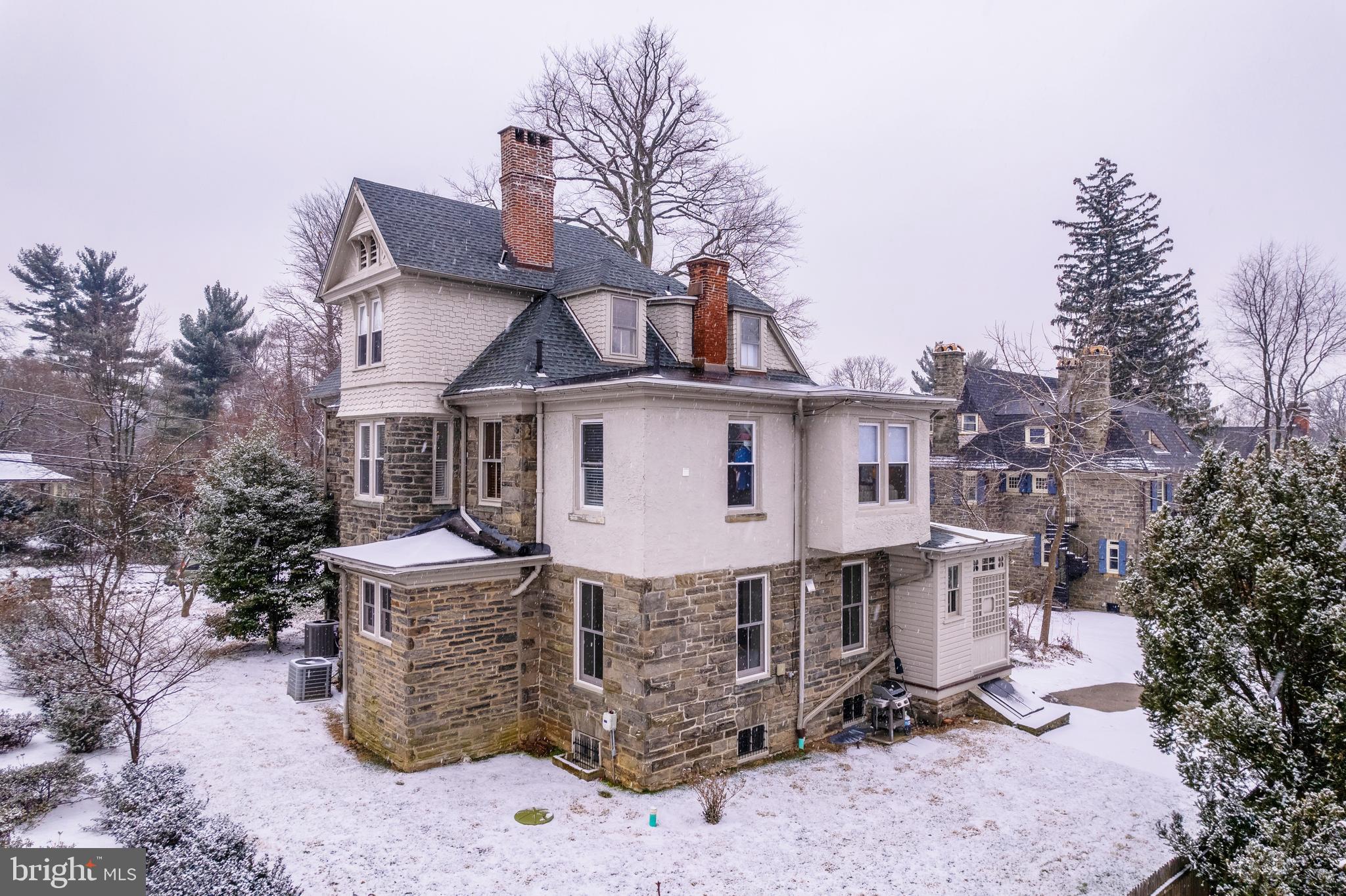 CHESTNUT HILL - Residential
