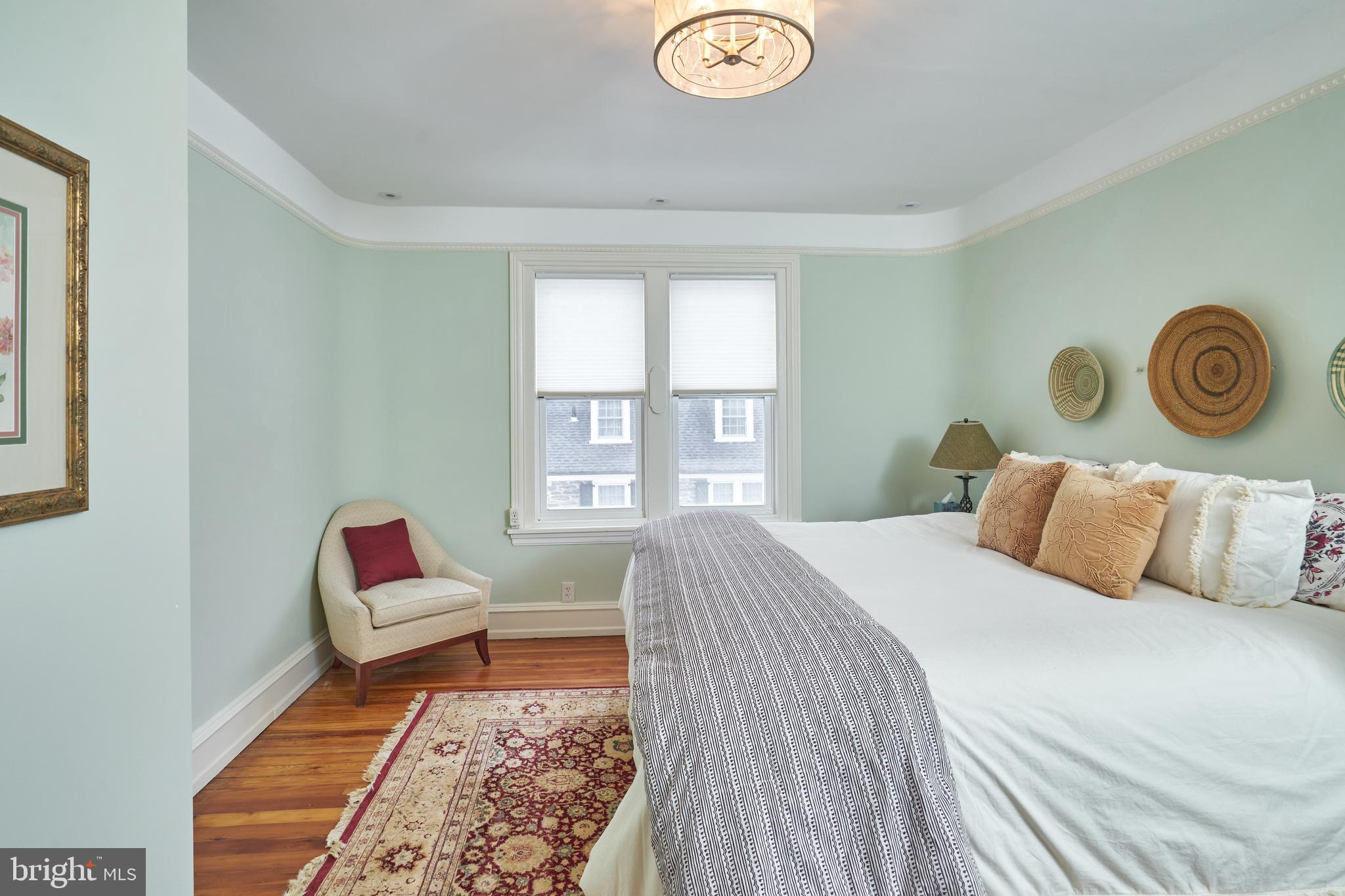 CHESTNUT HILL - Residential